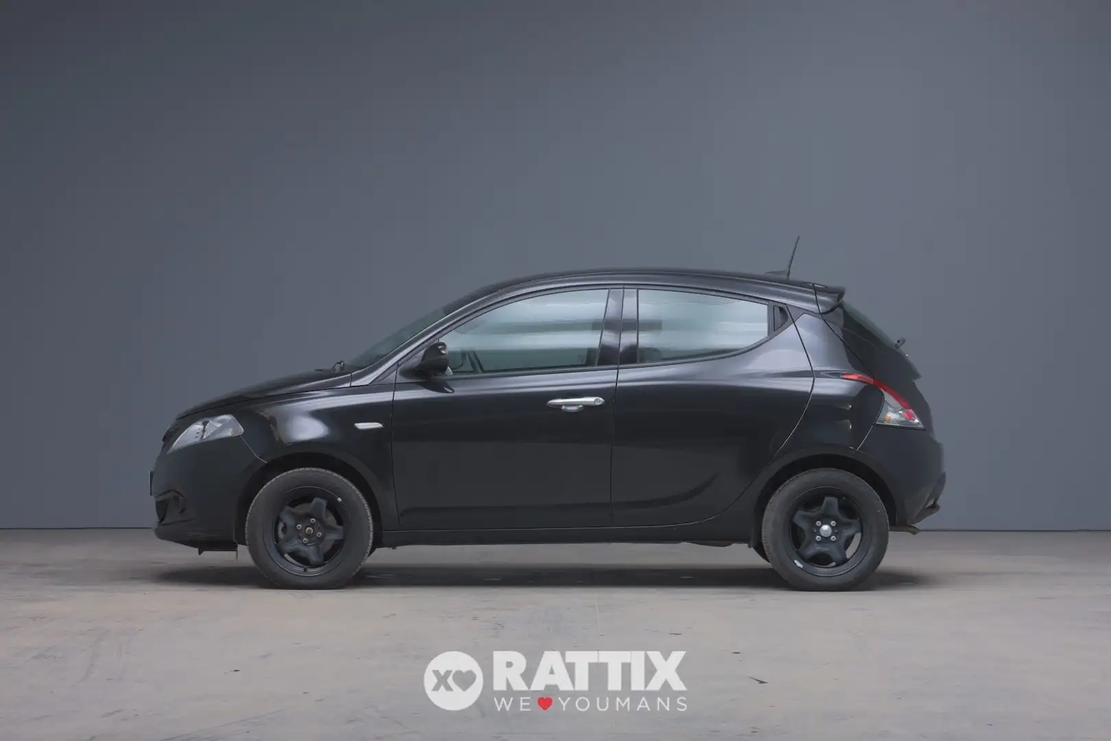 Lancia Ypsilon 1.0 Firefly Hybrid 70CV Silver 5p.ti Schwarz - 2