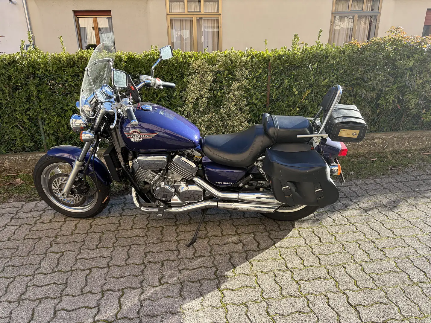 Honda VF 750 custom - 1