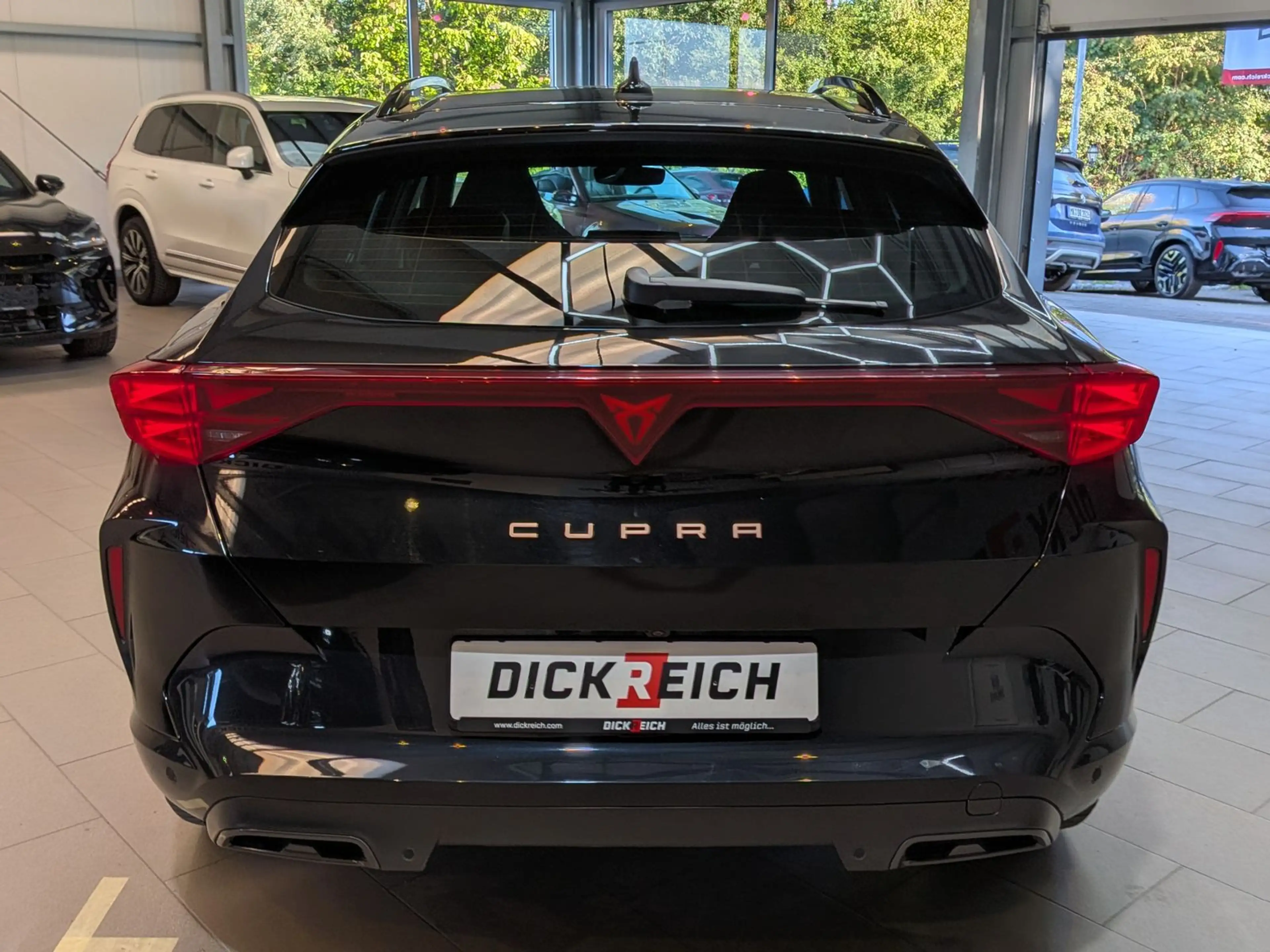 CUPRA Formentor 1.5 eTSI Pano Sennh DCC Matrix AHK 19" — photo 5