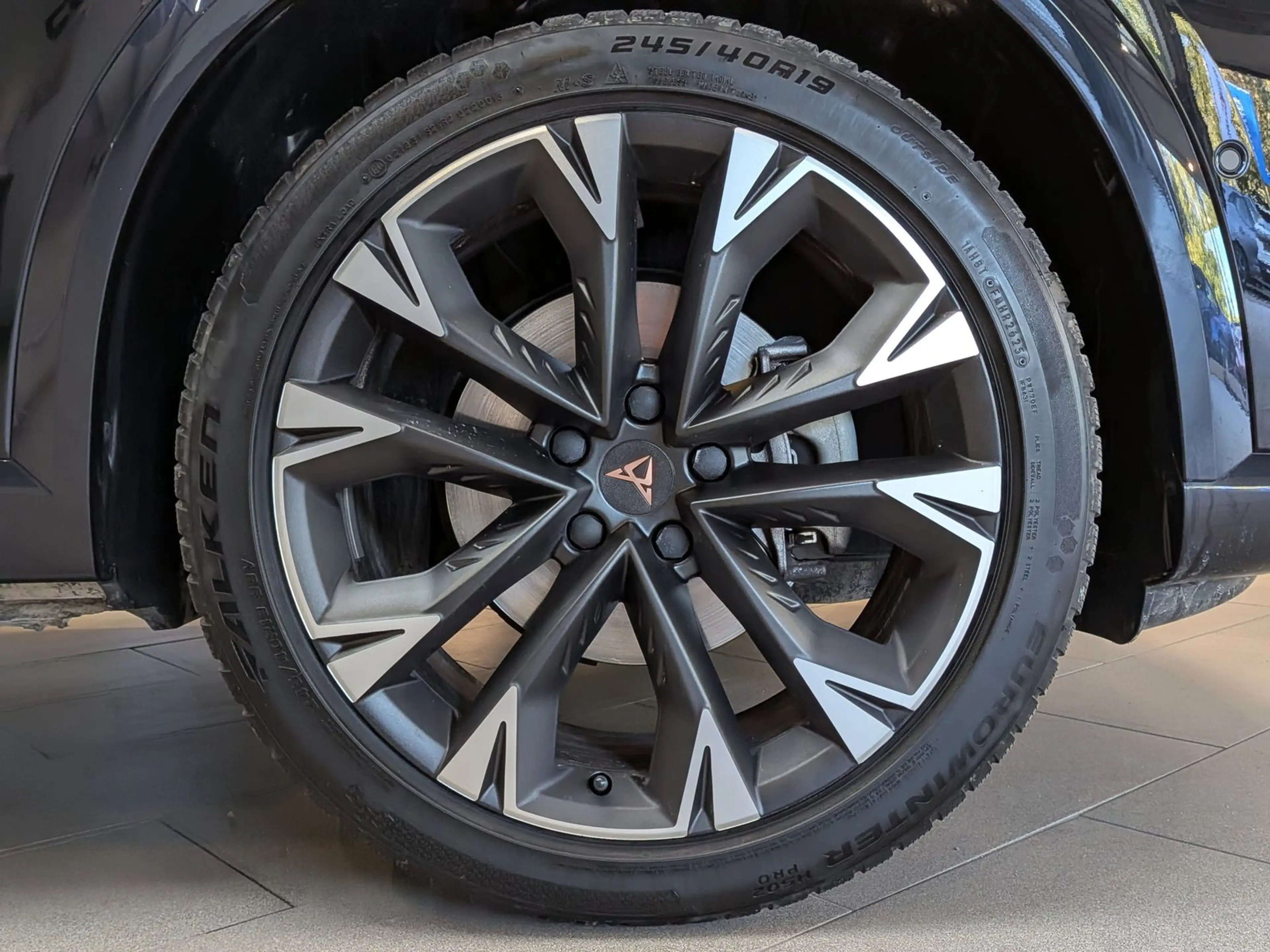 CUPRA Formentor 1.5 eTSI Pano Sennh DCC Matrix AHK 19" — photo 11