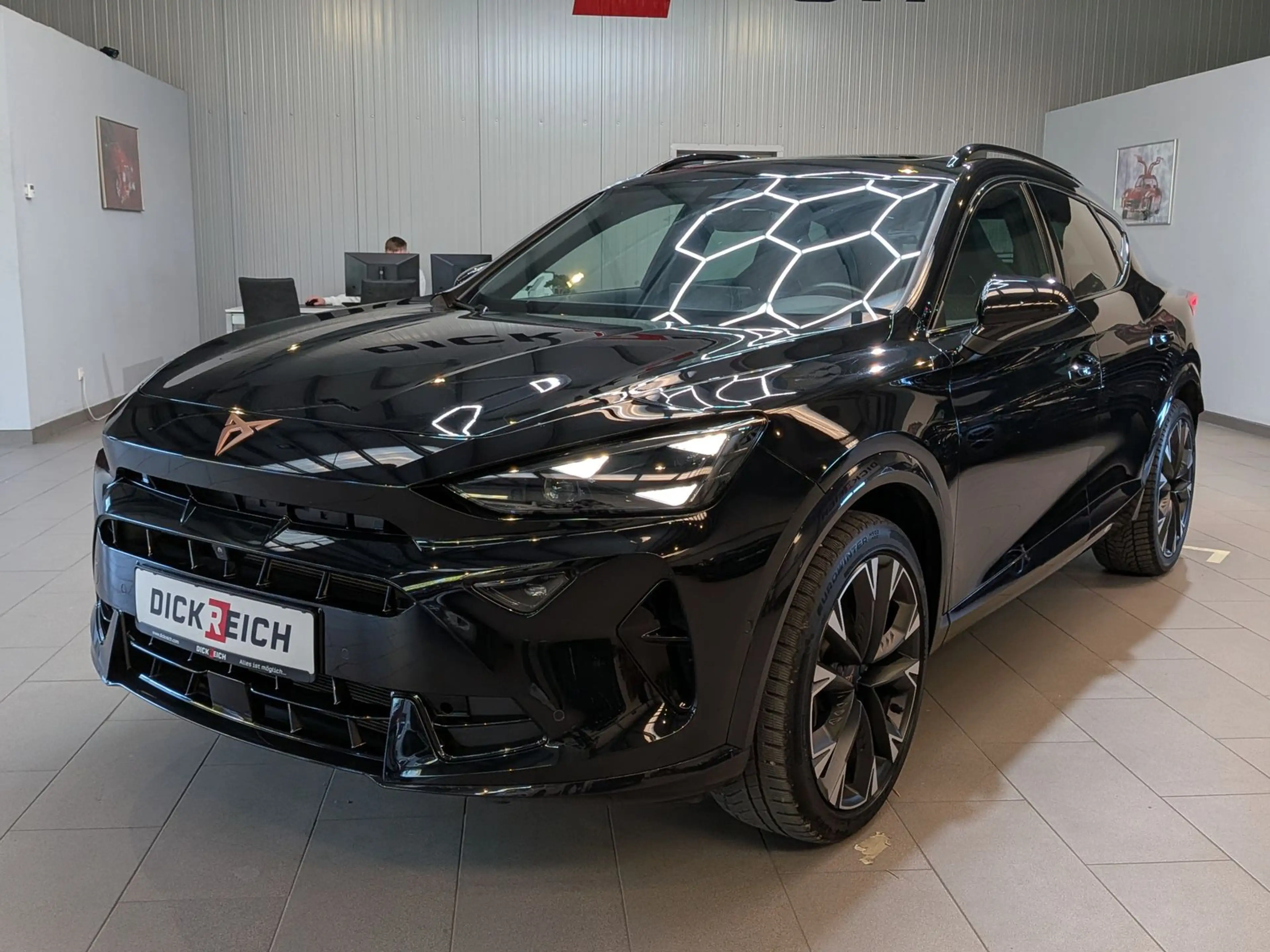 CUPRA Formentor 1.5 eTSI Pano Sennh DCC Matrix AHK 19" — photo 8