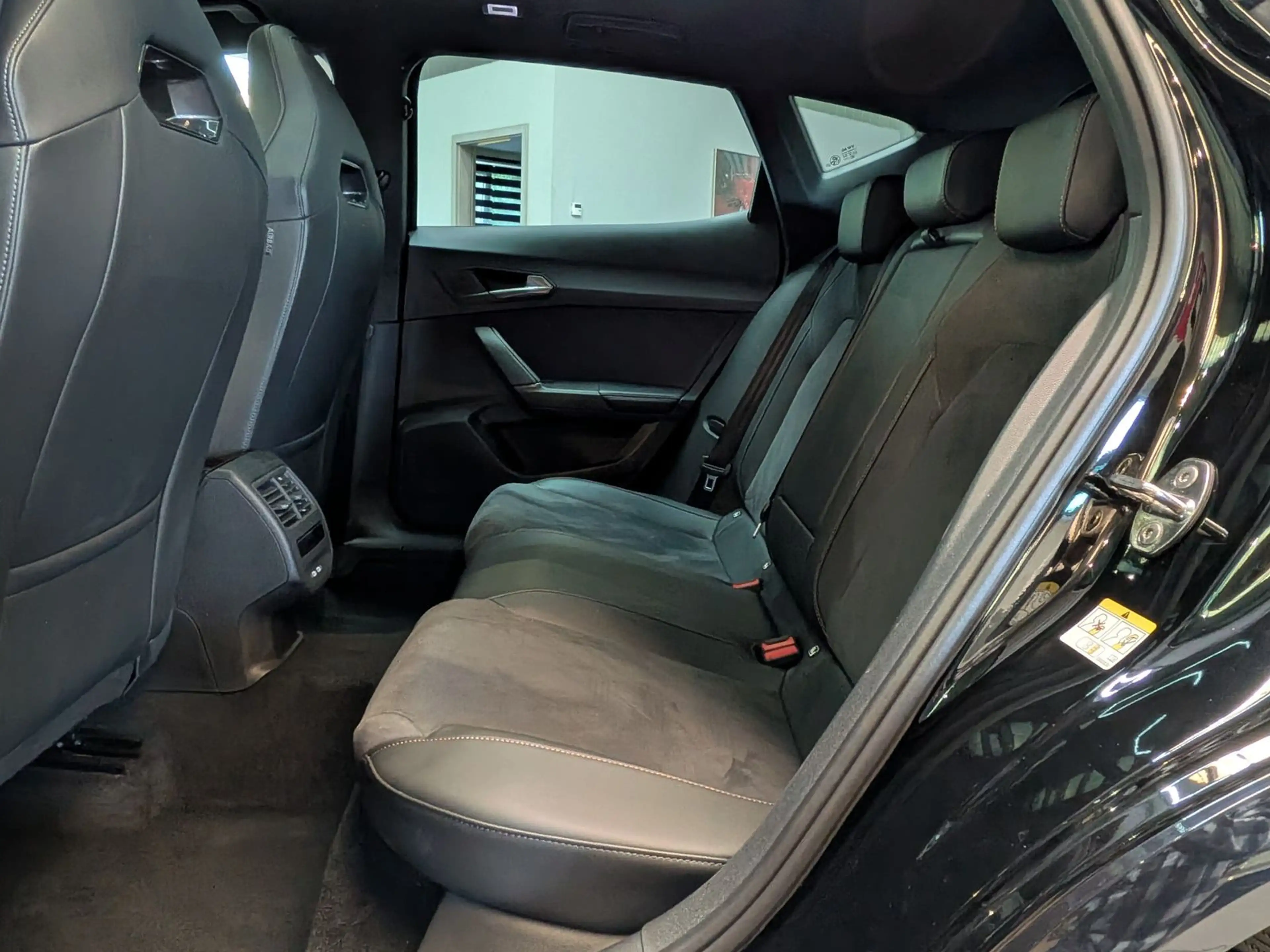 CUPRA Formentor 1.5 eTSI Pano Sennh DCC Matrix AHK 19" — photo 15
