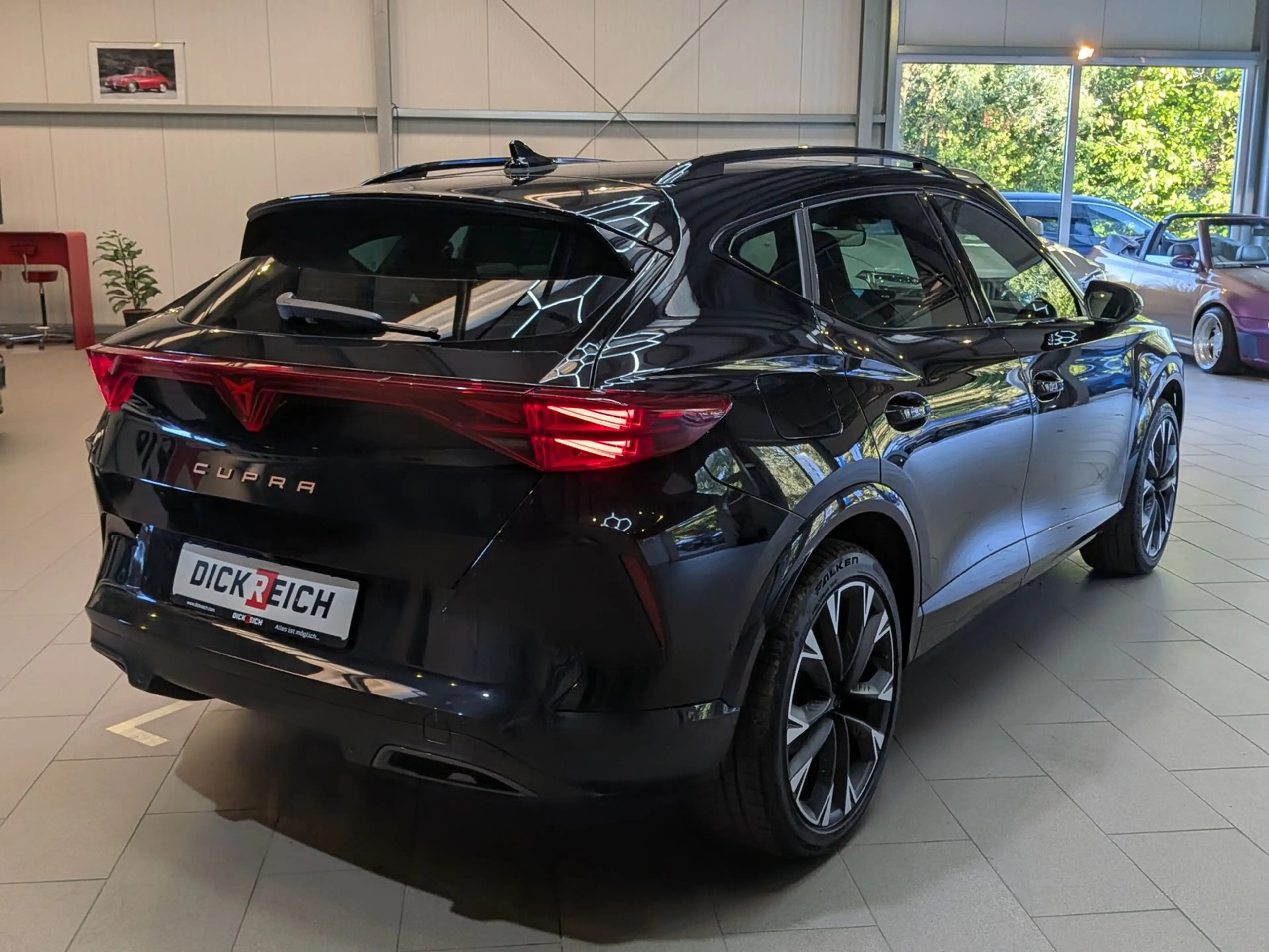 CUPRA Formentor 1.5 eTSI Pano Sennh DCC Matrix AHK 19" — photo 4