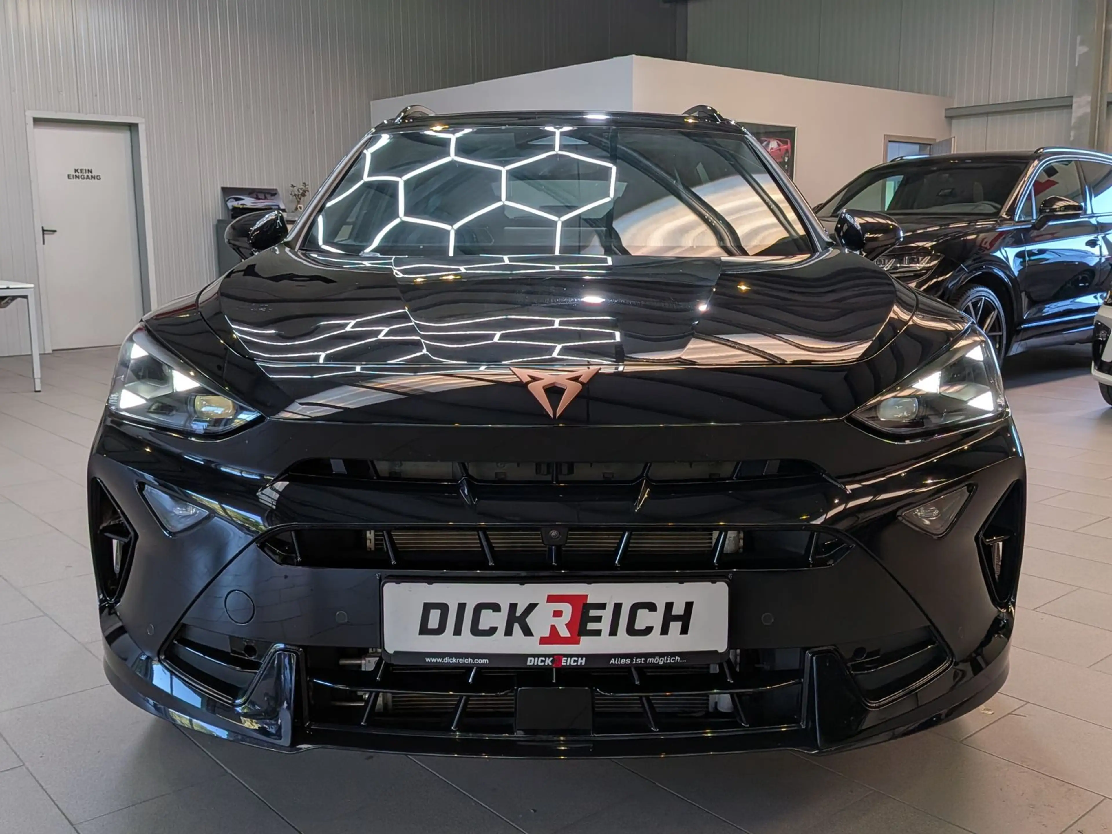 CUPRA Formentor 1.5 eTSI Pano Sennh DCC Matrix AHK 19" — photo 9