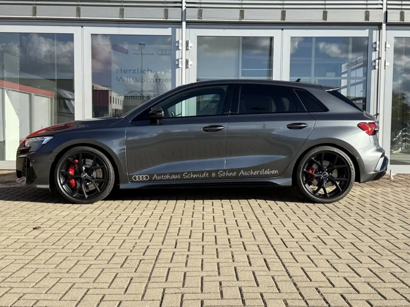 Audi RS3 Sportback ABGAS, 280KM/H, LEDER, MATRIX Klima Grau - 2