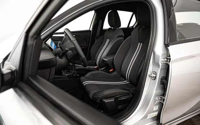 Opel Corsa view 9