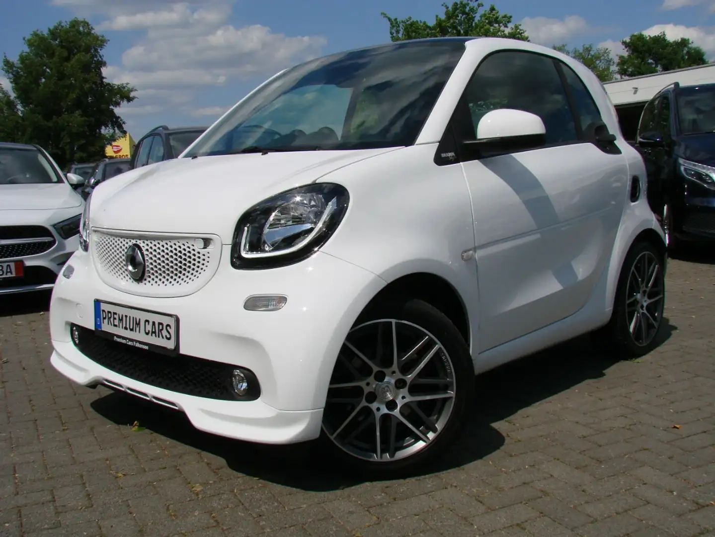 smart forTwo BRABUS Style JBL Kamera Navi Panorama Weiß - 2