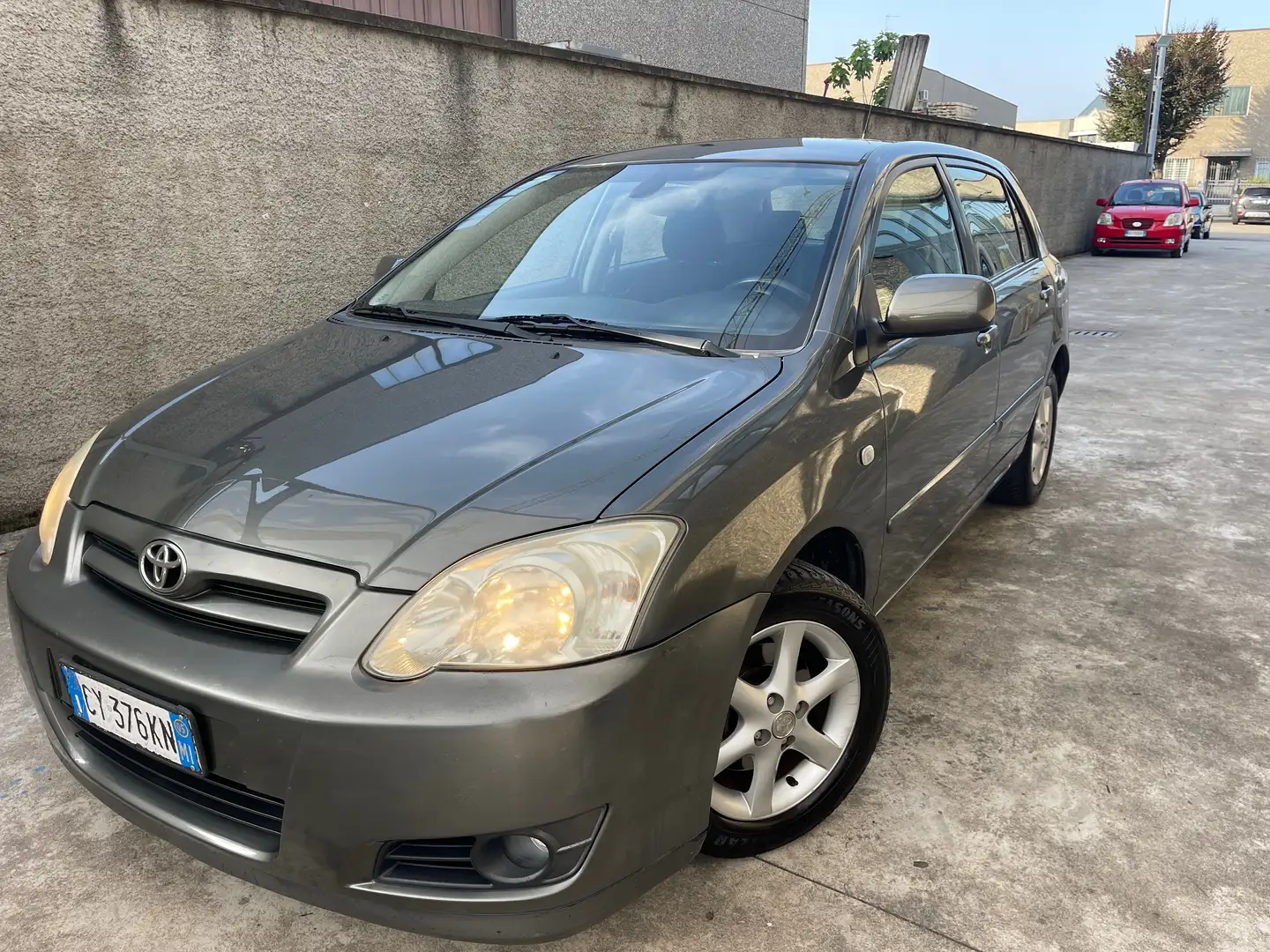 Toyota Corolla Corolla 1.4 d-4d 5p m-mt unico prop Grigio - 1