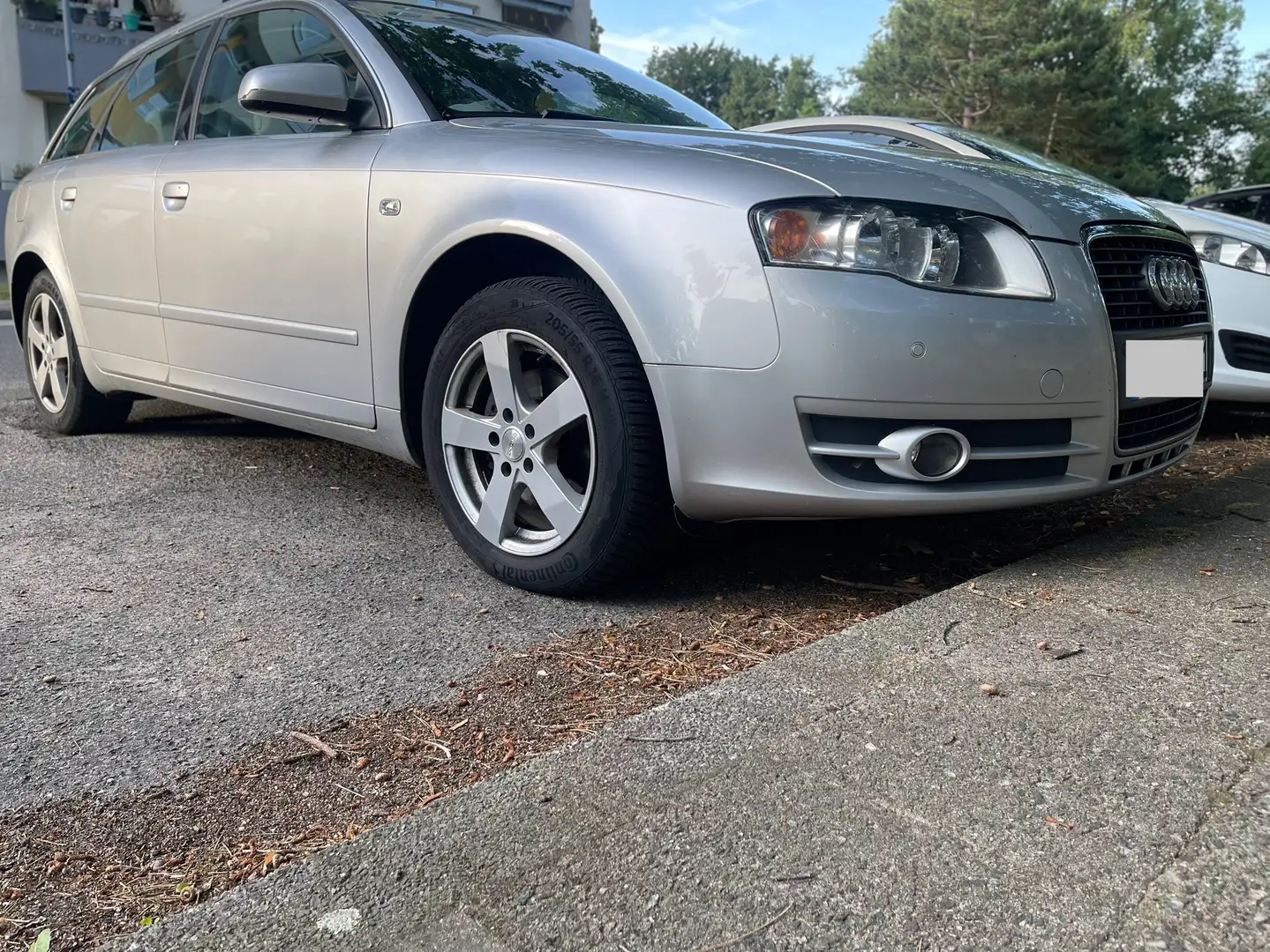 Audi A4 2.0 Grau - 2