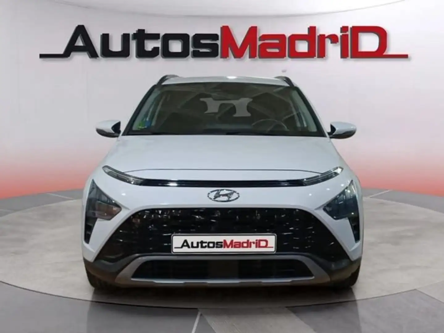 Hyundai BAYON 1.0 TGDI 74kW 100CV 48V Tecno Blanco - 2