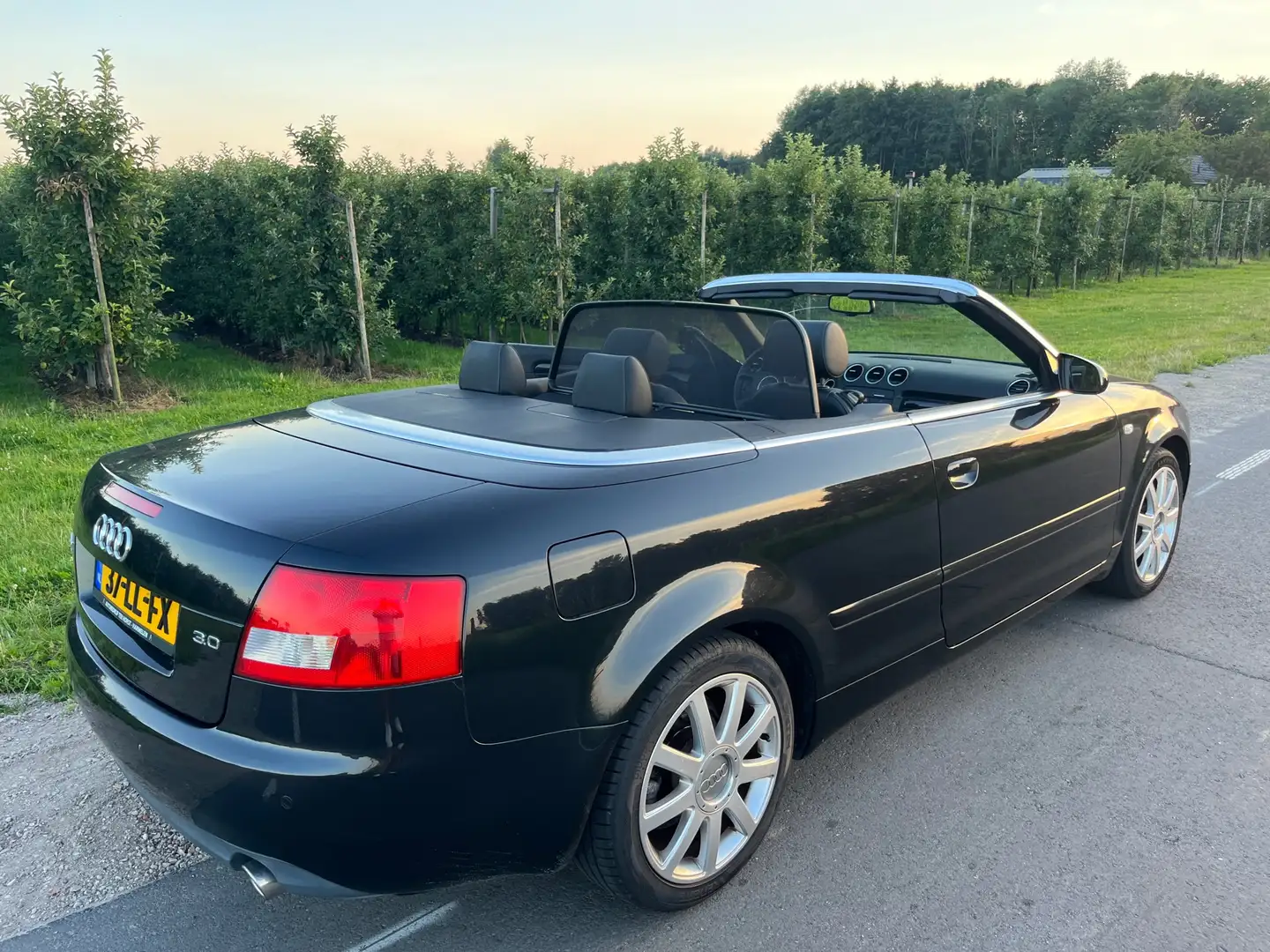Audi A4 3.0 V6 Exclusive Zwart - 2