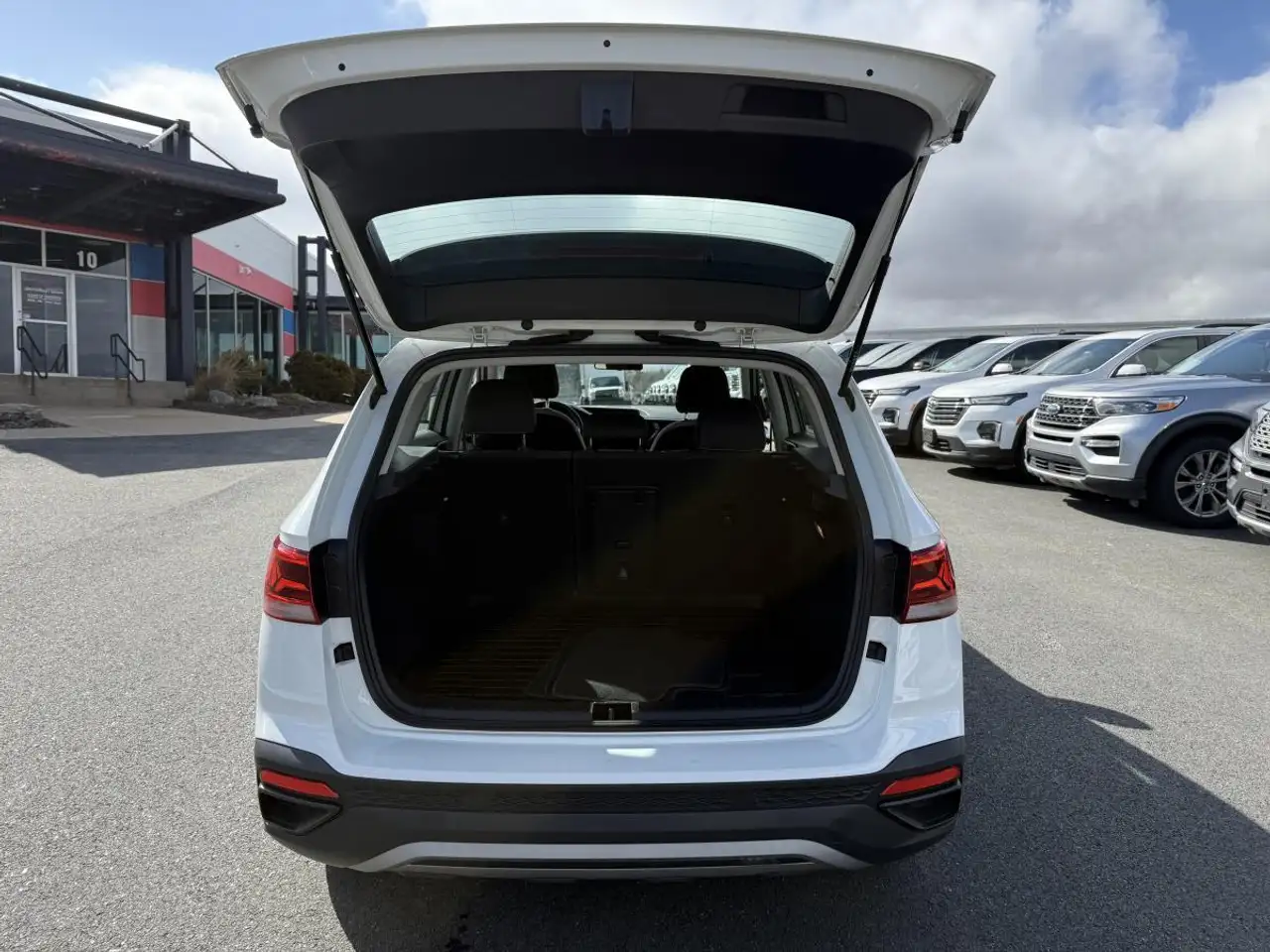 Volkswagen Taos снимка Volkswagen Taos