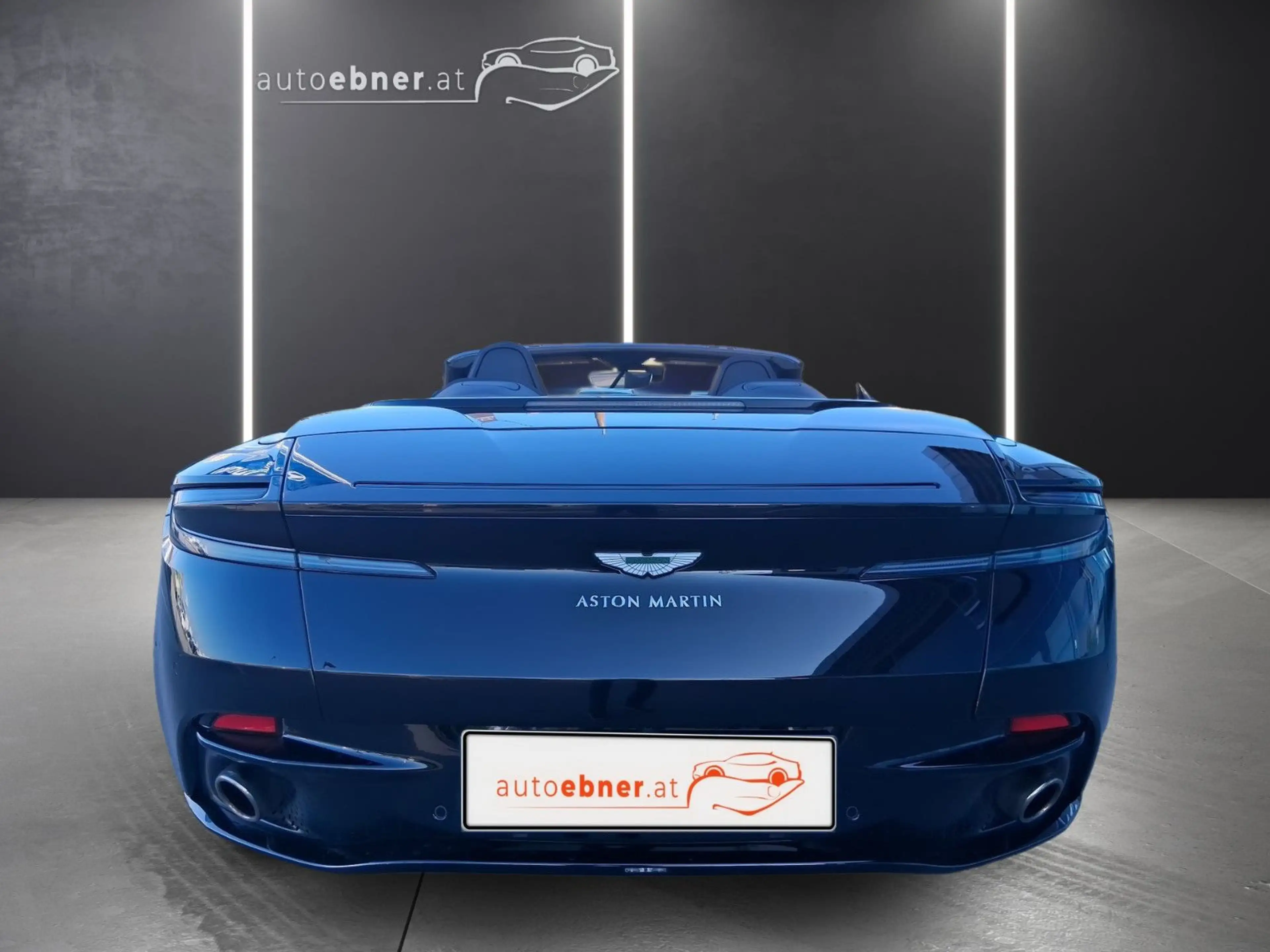 Aston Martin DB11 4.0 V8 Volante — photo 6