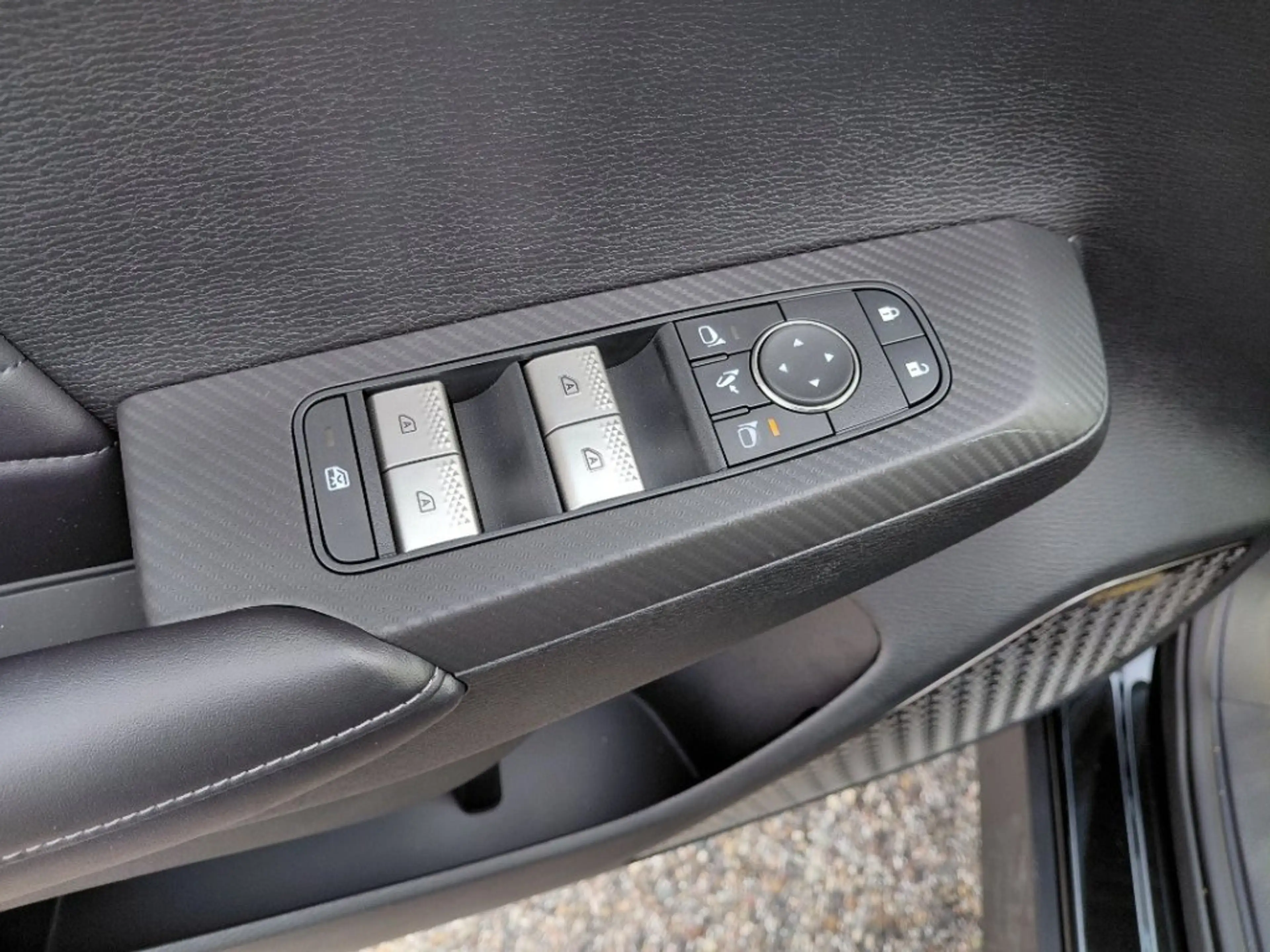 Mitsubishi Outlander PHEV 2,4 4WD Diam.Luxury Black Edt.AT — photo 12