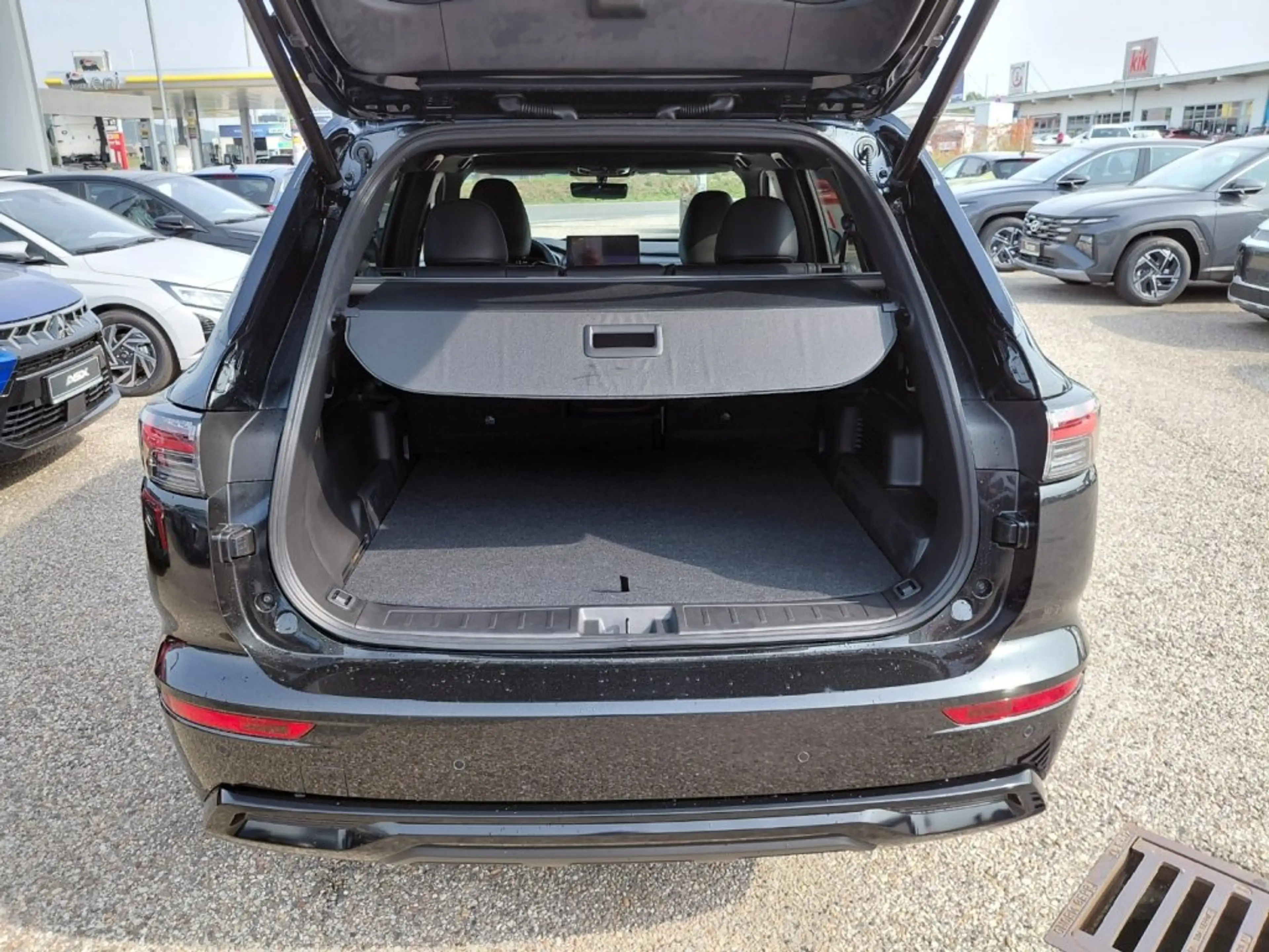 Mitsubishi Outlander PHEV 2,4 4WD Diam.Luxury Black Edt.AT — photo 5