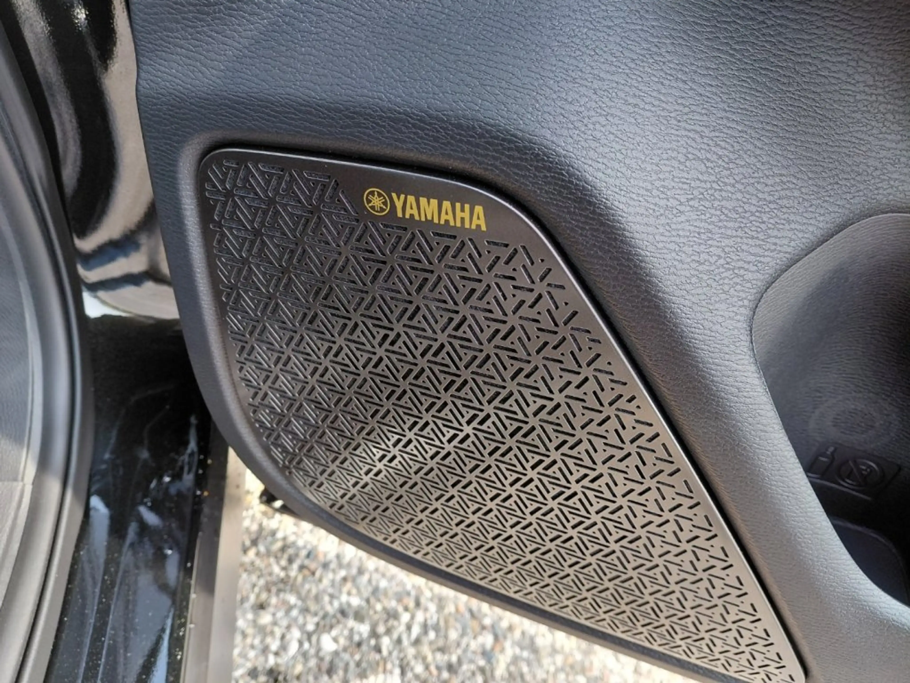 Mitsubishi Outlander PHEV 2,4 4WD Diam.Luxury Black Edt.AT — photo 11