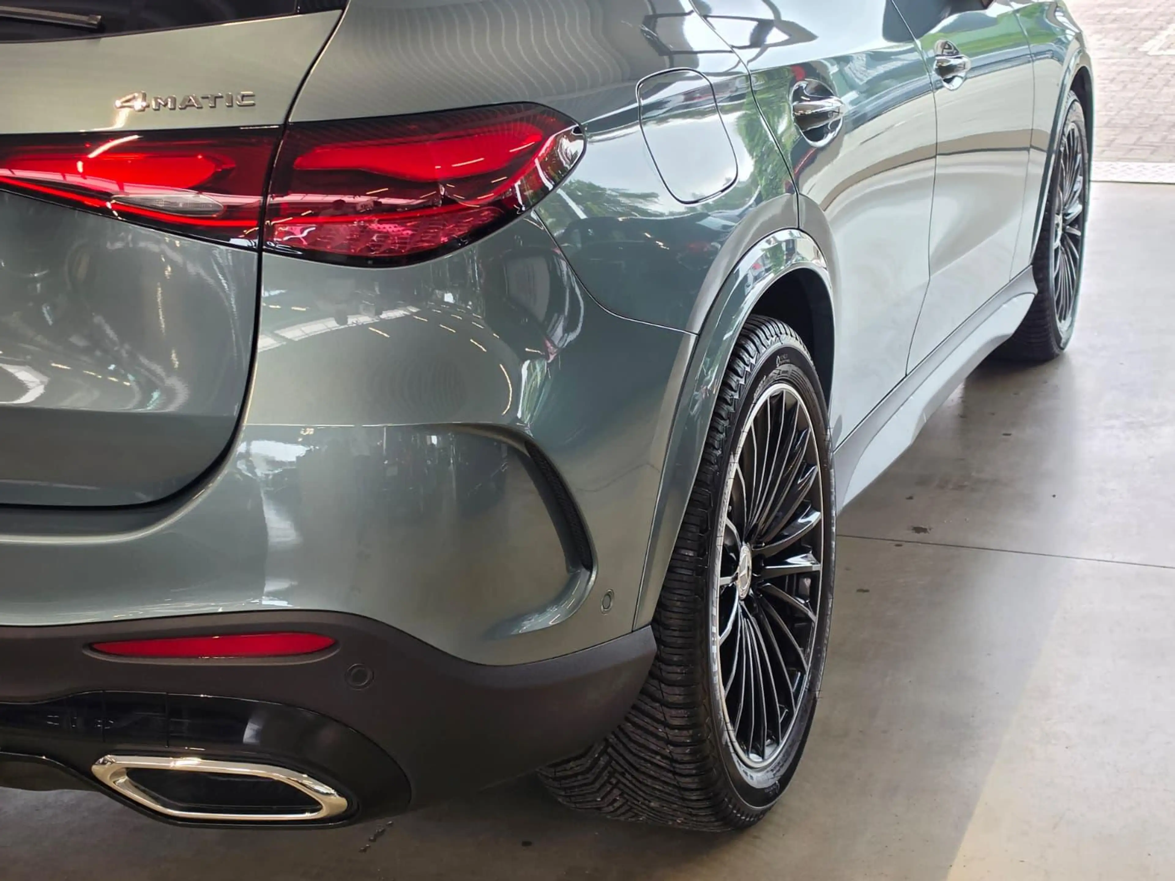 Mercedes-Benz GLC 200 GLC 4MATIC AMG Line — photo 4
