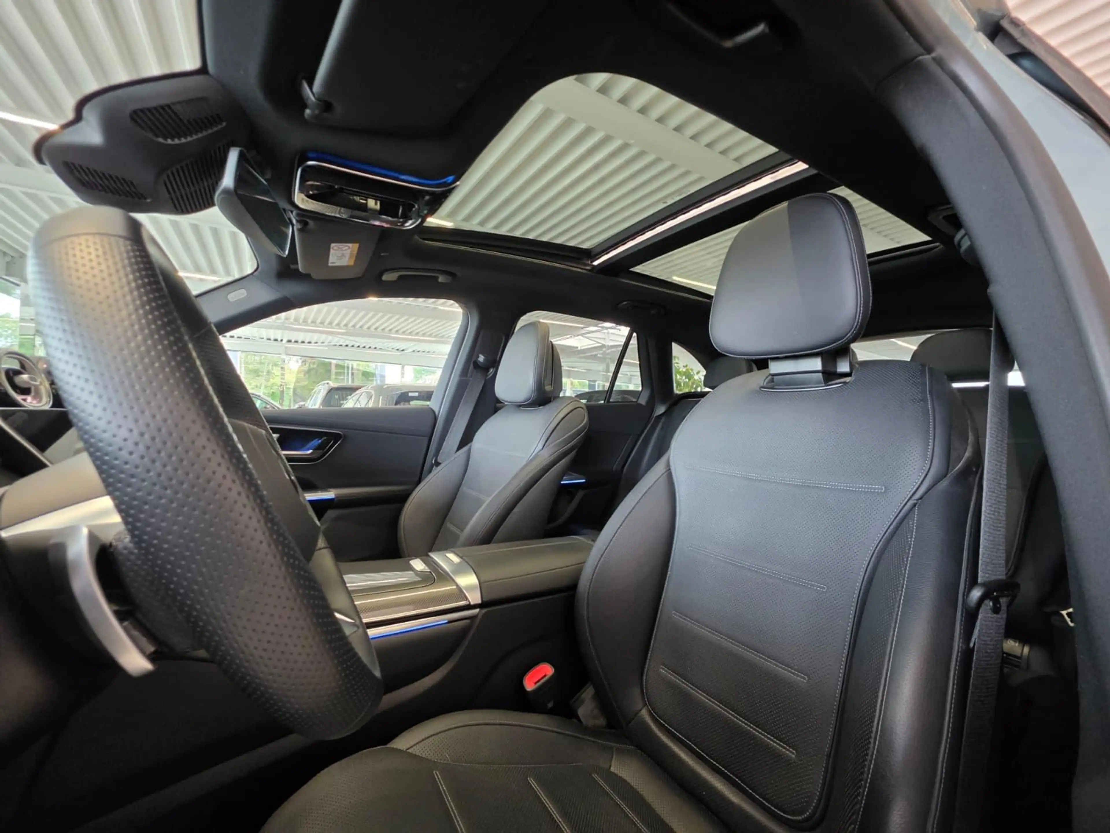 Mercedes-Benz GLC 200 GLC 4MATIC AMG Line — photo 12