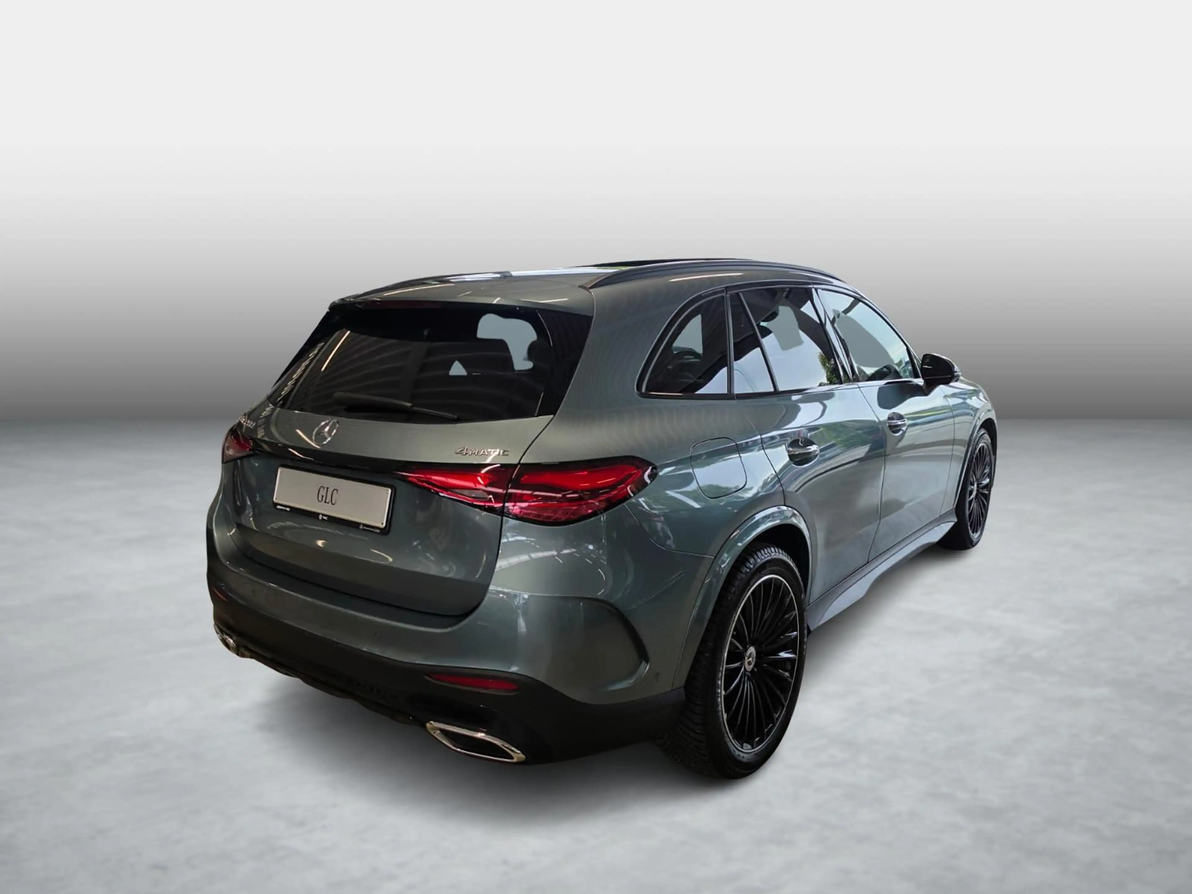 Mercedes-Benz GLC 200 GLC 4MATIC AMG Line — photo 2