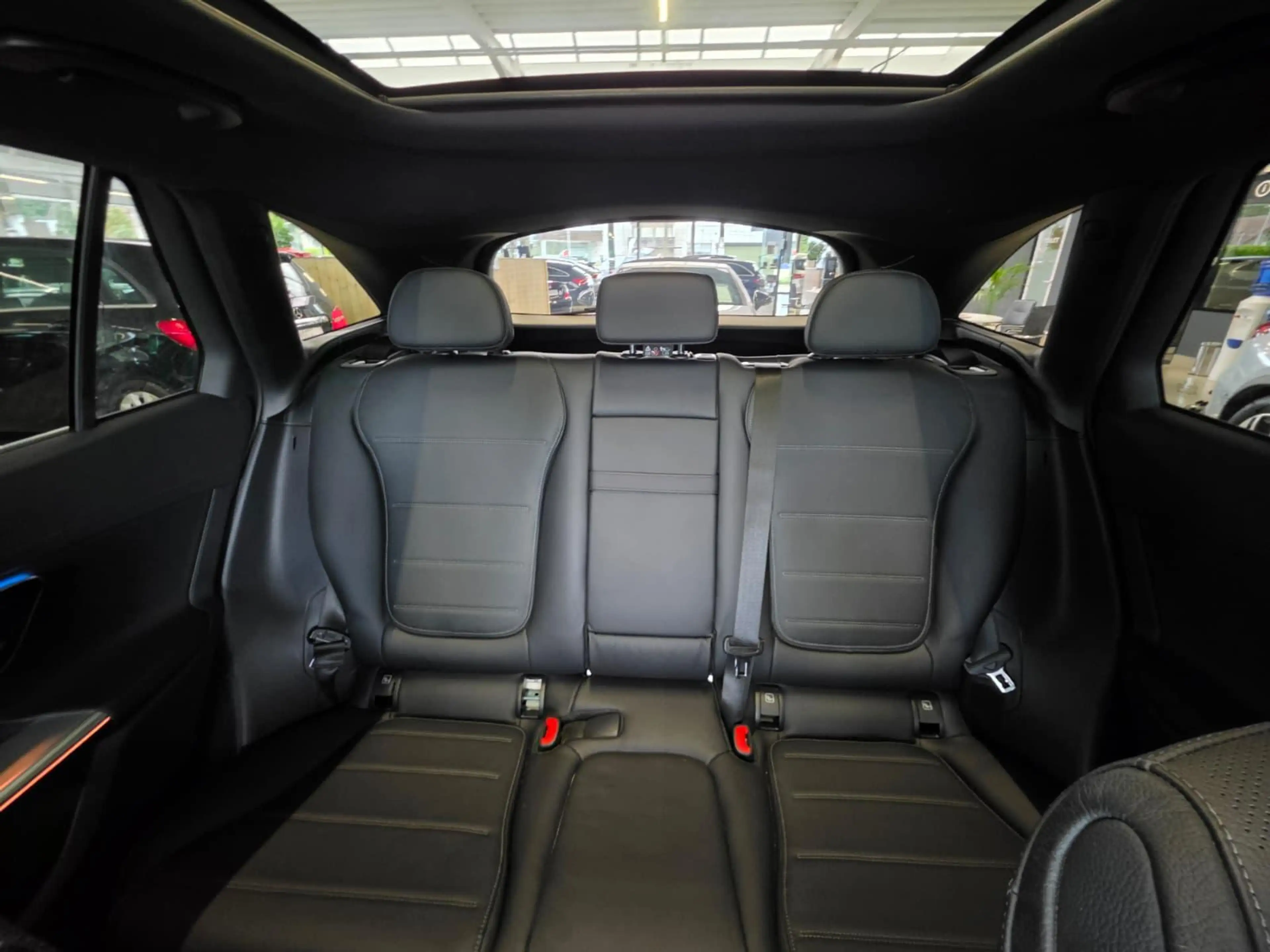 Mercedes-Benz GLC 200 GLC 4MATIC AMG Line — photo 11