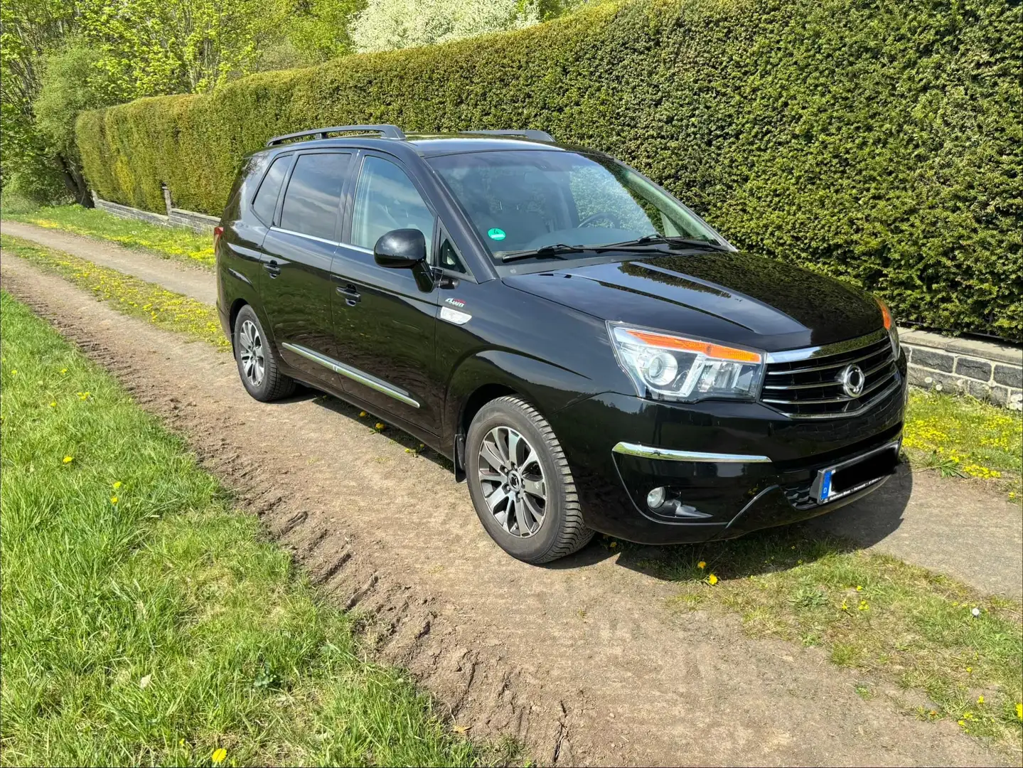 SsangYong Rodius 2.2 e-XDi220 Automatik 4WD Sapphire Schwarz - 1
