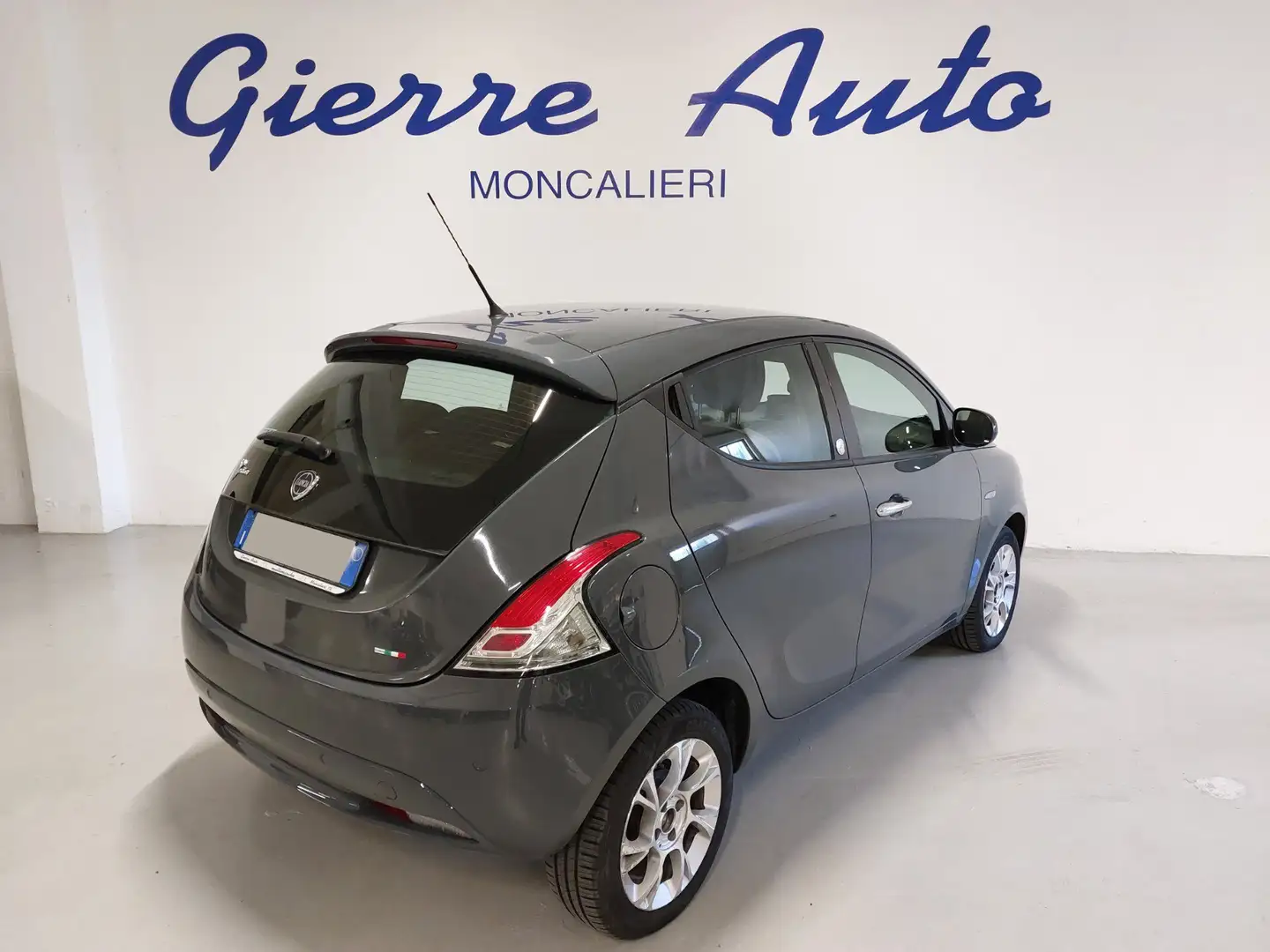 Lancia Ypsilon Ypsilon 1.2 69 CV 5 porte GPL Ecochic Gold Grigio - 2
