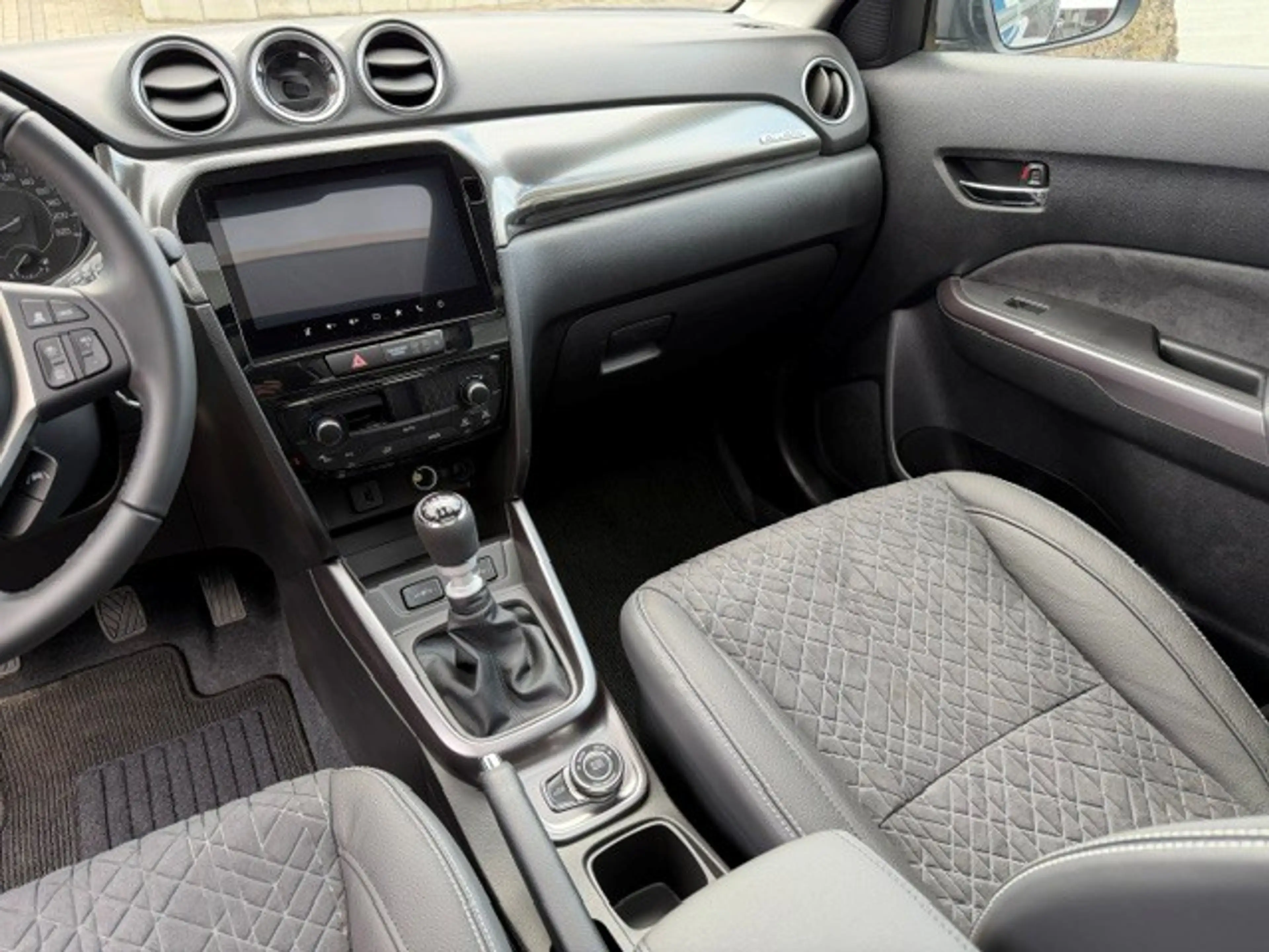 Suzuki Vitara Vitara 1.4 Boosterjet Hybrid Allgrip Comfort+ — photo 12