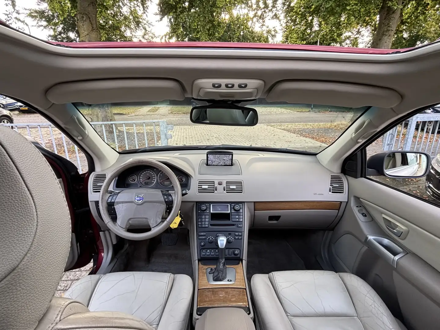 Volvo XC90 4.4 V8 AWD Summum schuifdak BTW voordeel €850,- Rood - 2