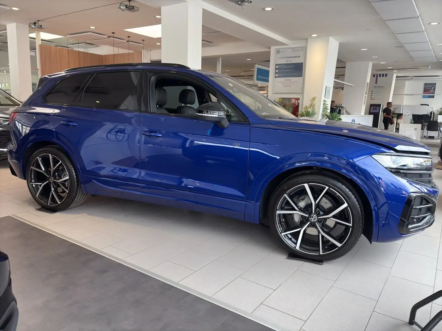 Volkswagen Touareg R-Line TDI 4M. Final Edition Blau - 2