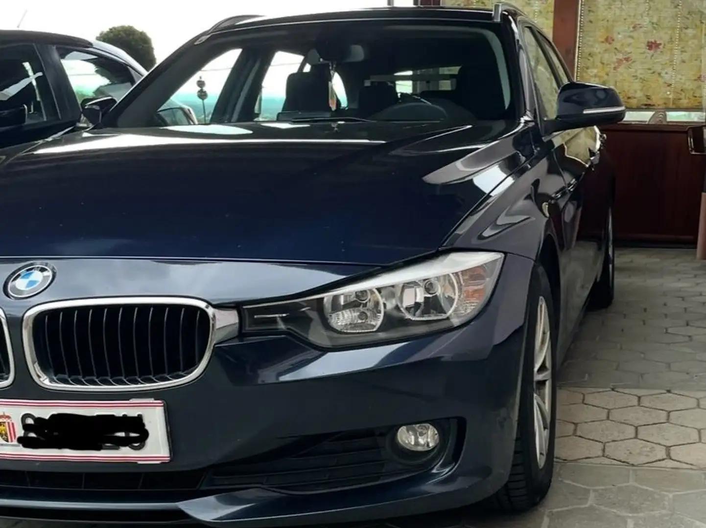 BMW 318 318d Blau - 1