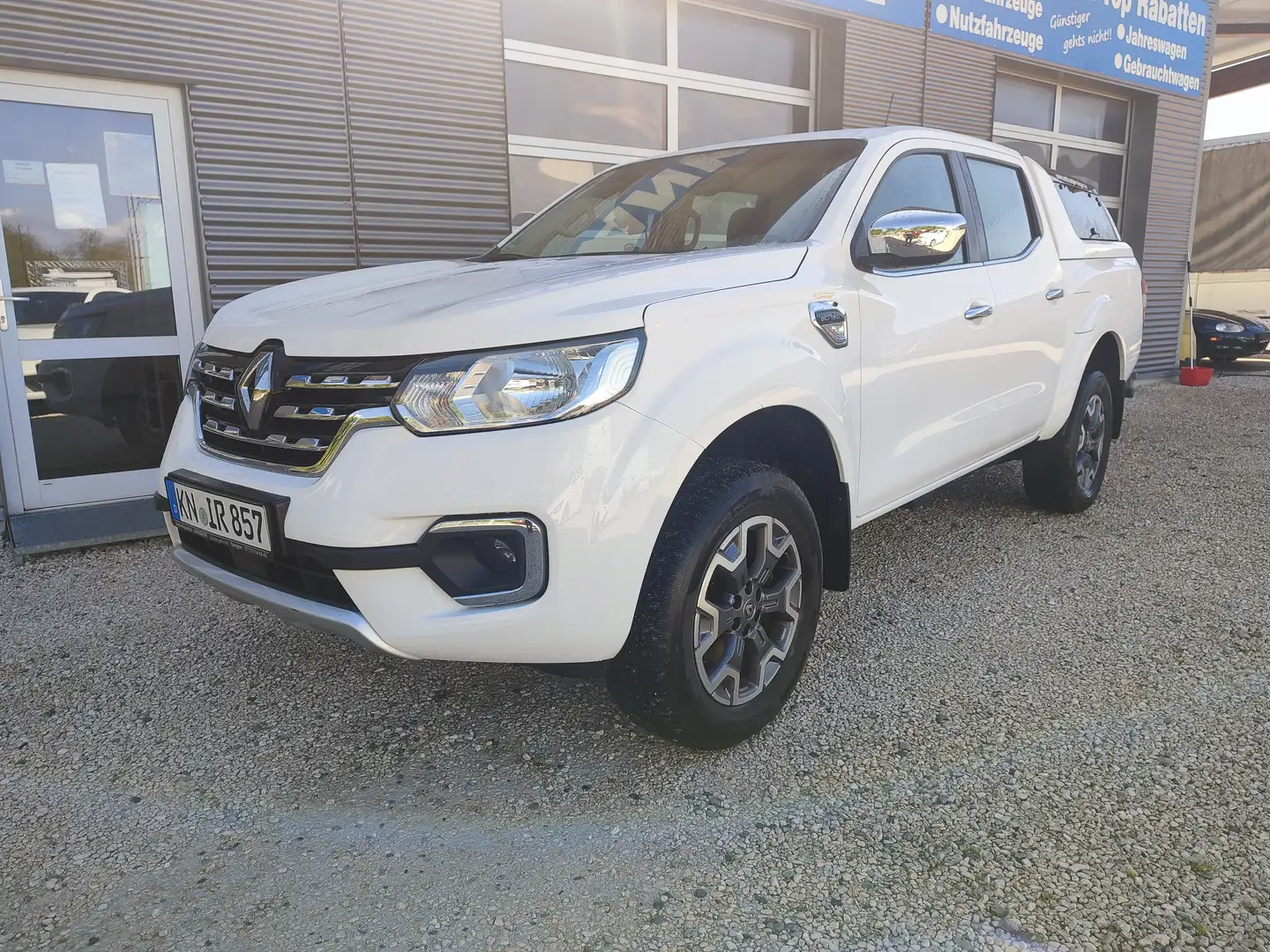 RENAULT Alaskan