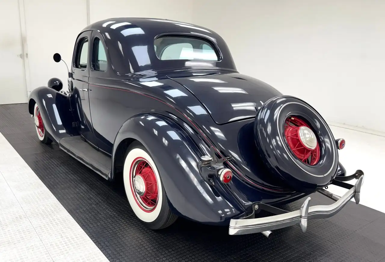 Ford V8 Series 5 Window Coupe, foto 3