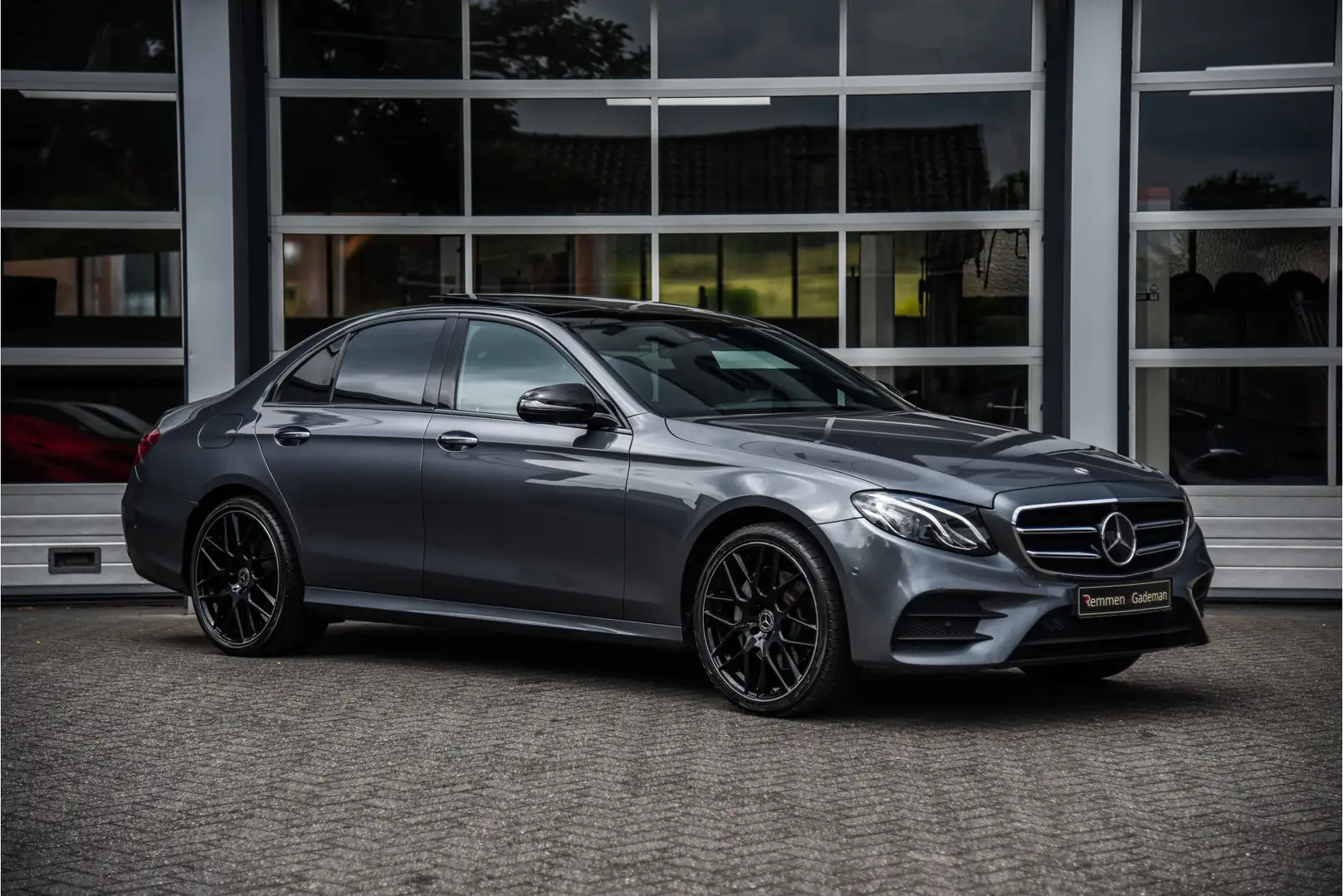 Mercedes-Benz E 200 AMG Line Upgrade Edition Gri - 1