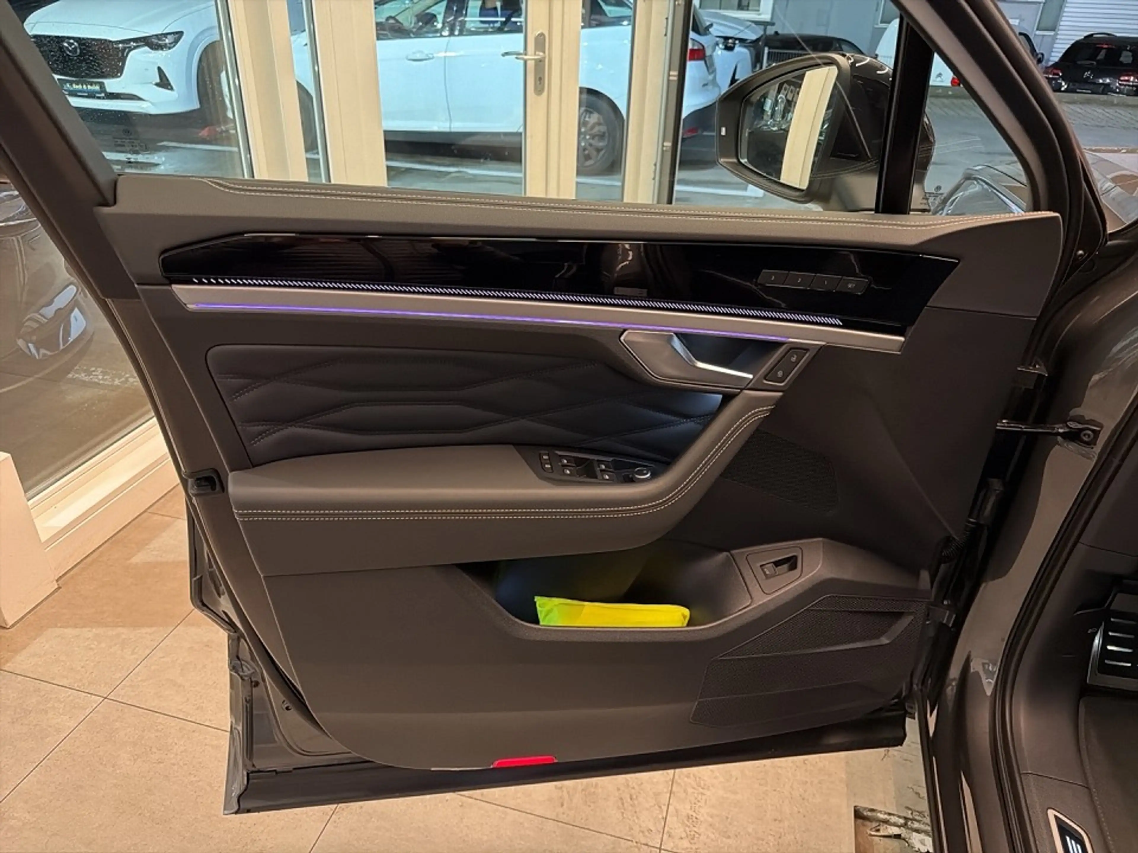 Volkswagen Touareg R-Line 3.0TDI AHK+PANO+DYNAUDIO+HEAD-UP+HA-LENK — photo 9
