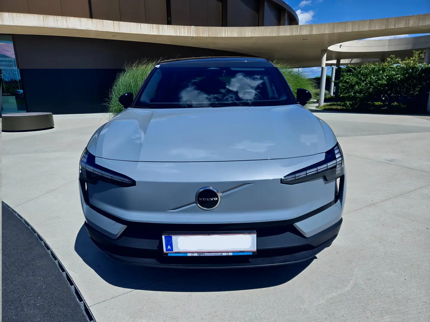 Volvo EX30 EX30 Single Motor 51kWh Plus Plus Grau - 2