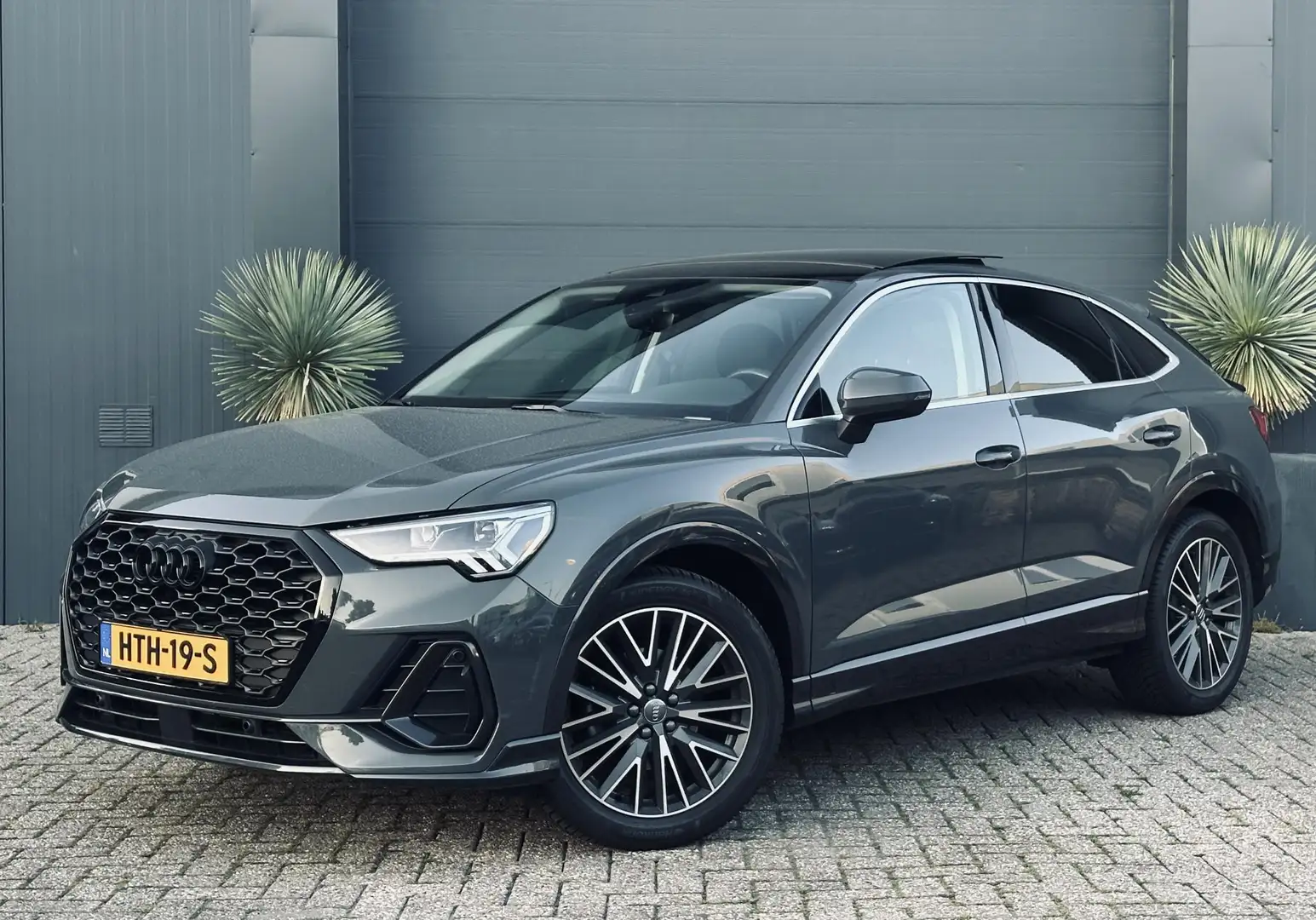 Audi Q3 Sportback 35 TFSI S-Line Pano/Automaat/Virtual/Cam Gris - 2