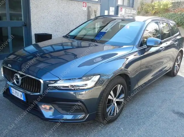 Volvo V60 V60 2.0 d3 Momentum Business auto LED RETROCAMERA