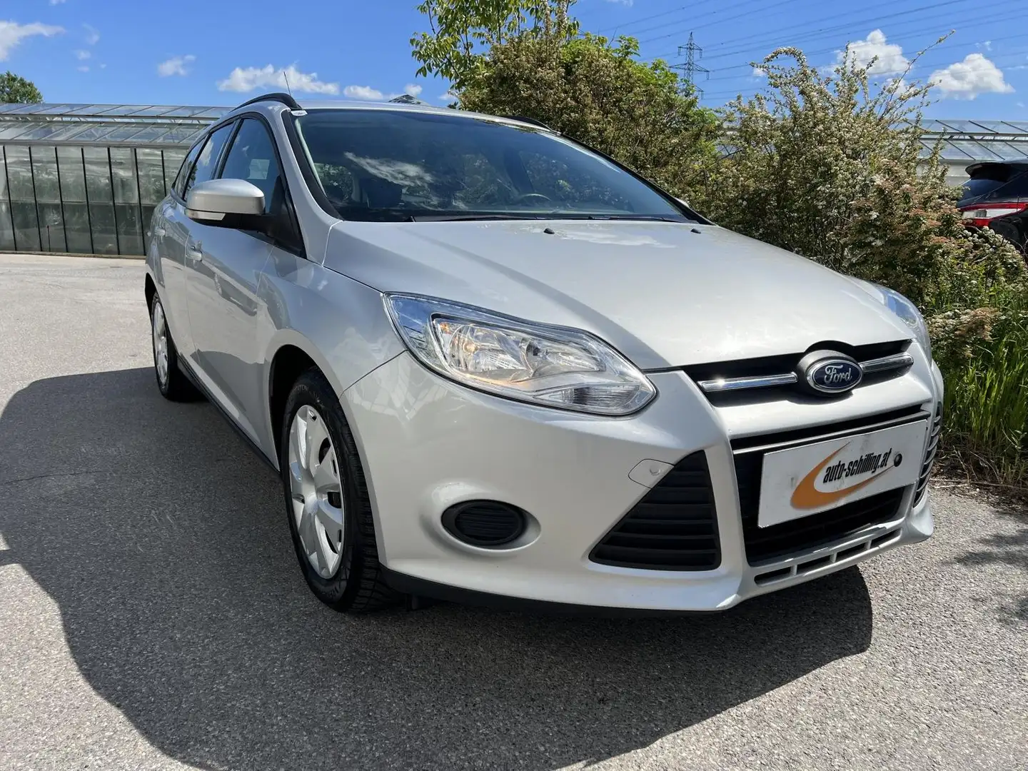 Ford Focus Kombi Trend 1,6D Pickerl Neu SR+WR Einparkhilfe Szürke - 1