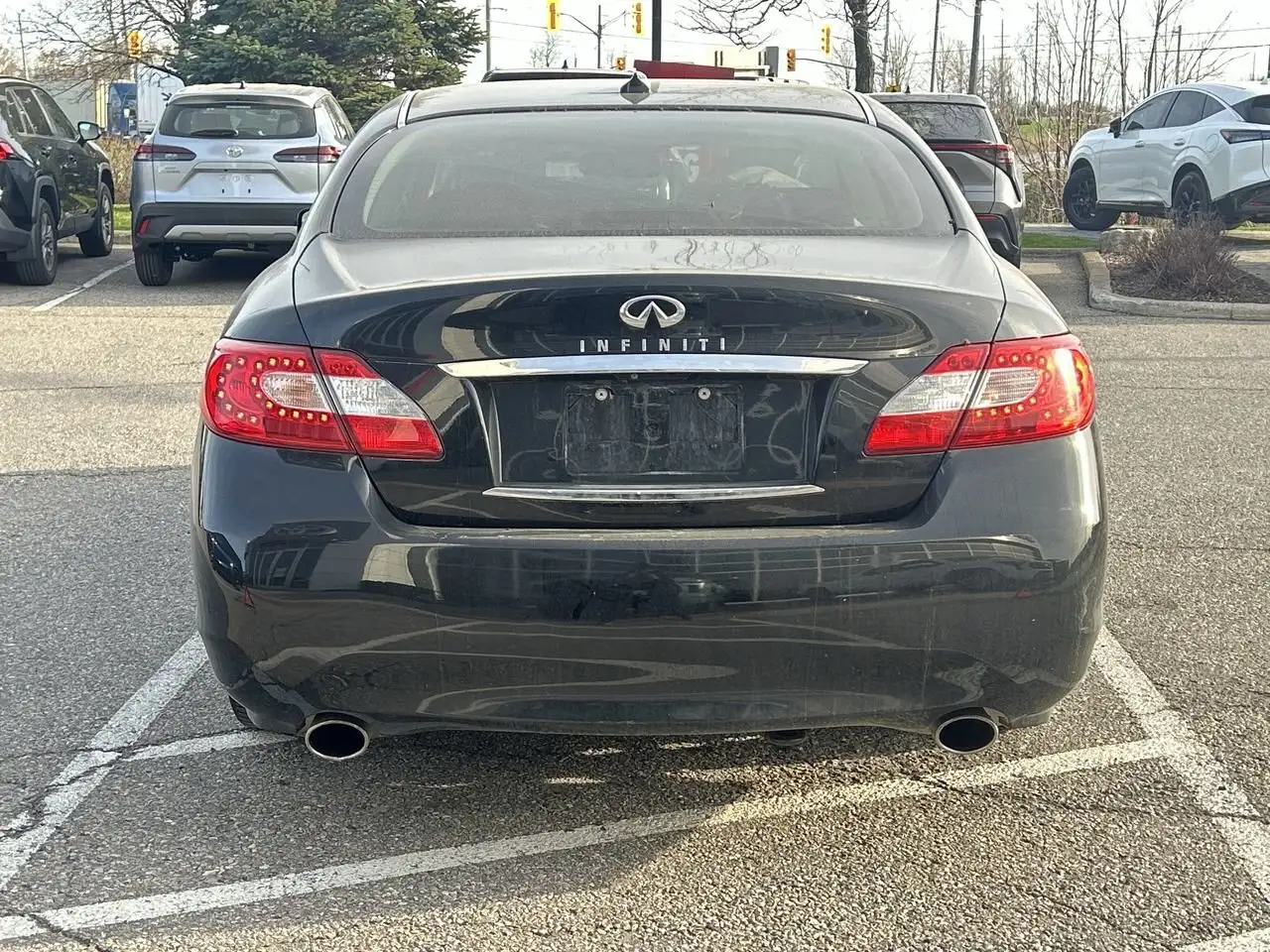 Infiniti M снимка Infiniti M