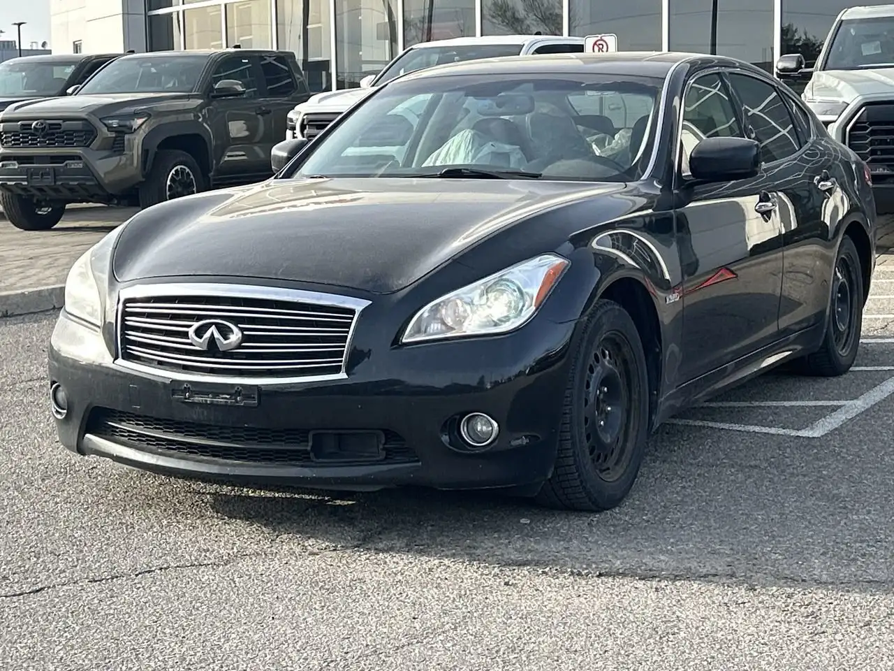 Infiniti M снимка Infiniti M