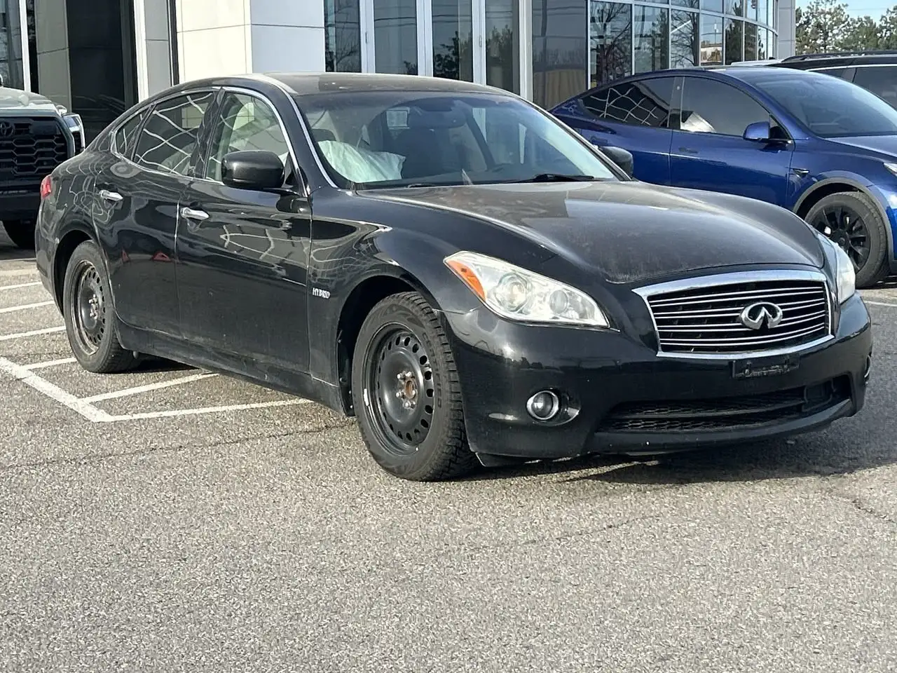 Infiniti M снимка Infiniti M