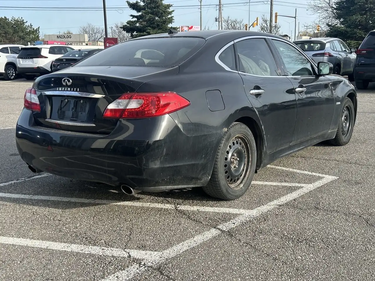 Infiniti M снимка Infiniti M