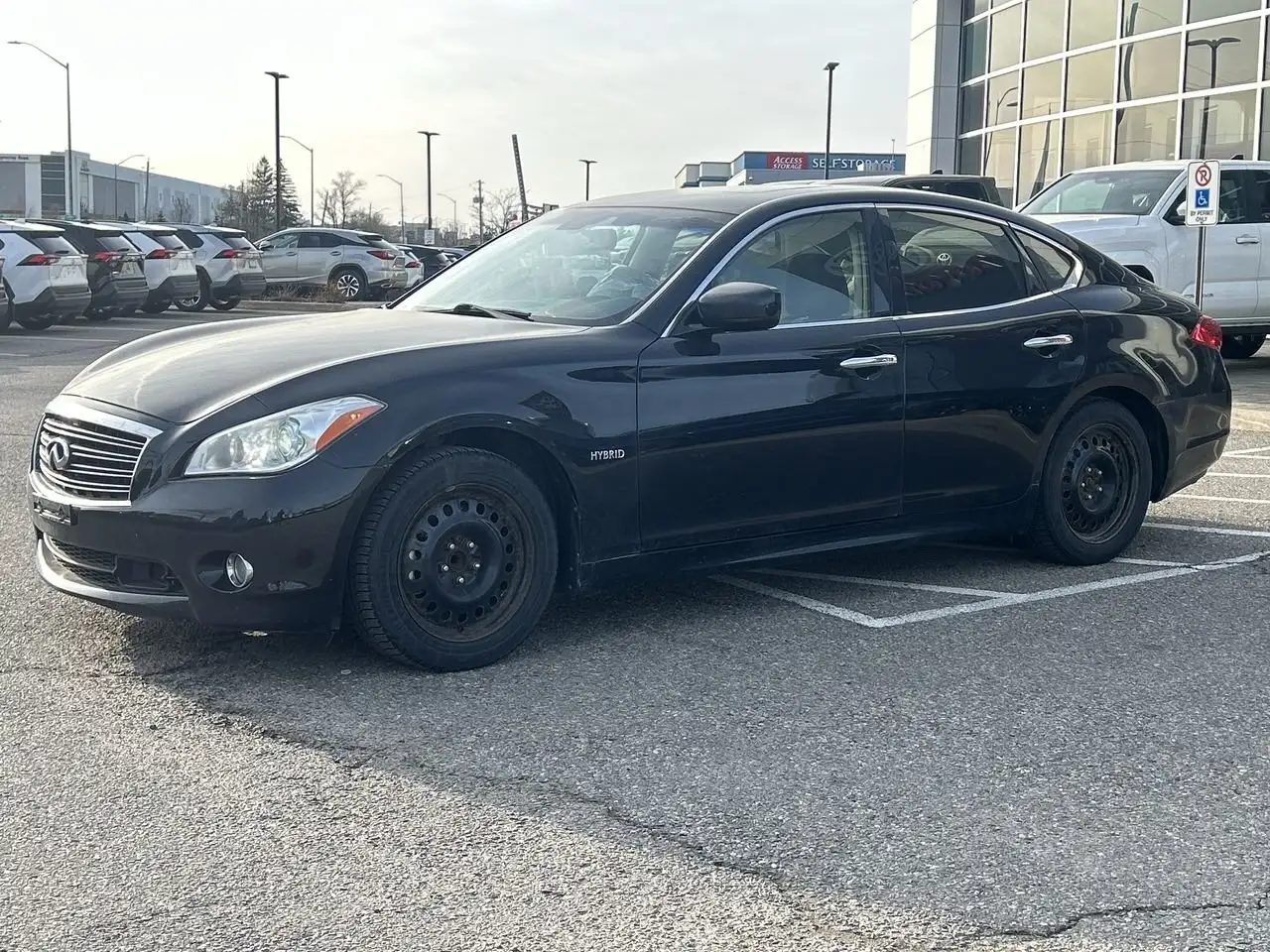 Infiniti M снимка Infiniti M