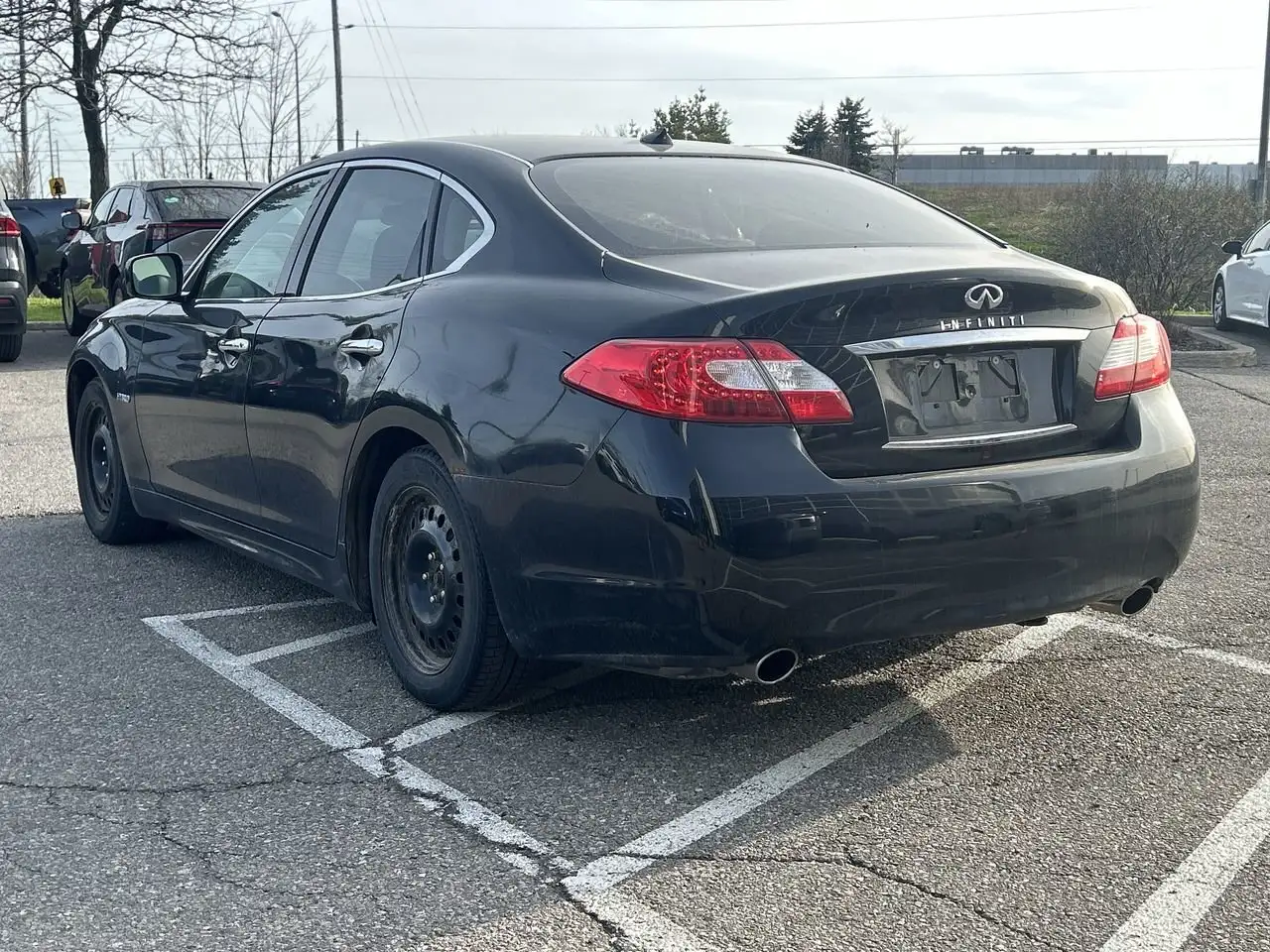 Infiniti M снимка Infiniti M