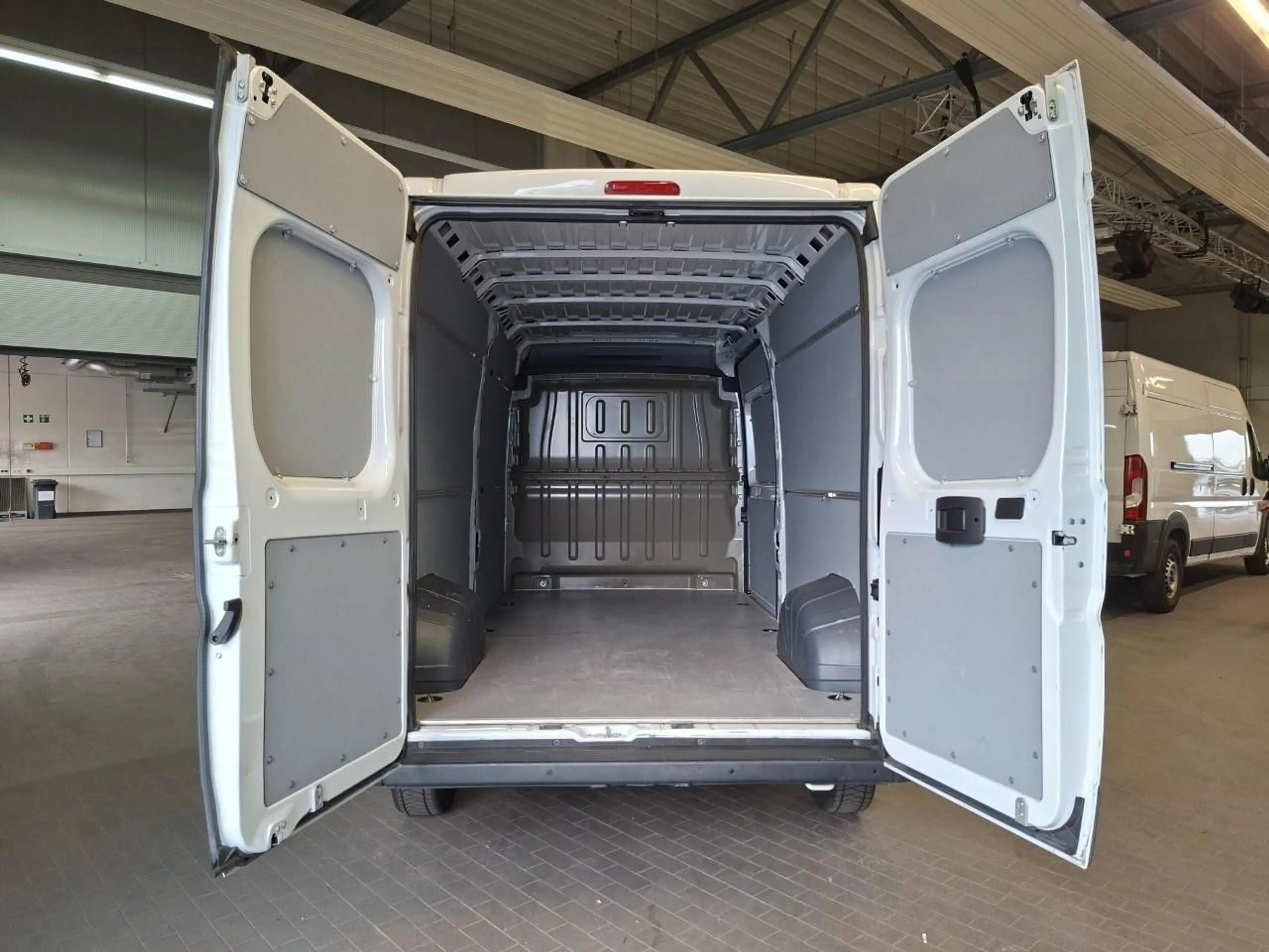 Opel Movano Cargo 2.2D LH2 3,5t Heavy Holz-Verkl-LR — photo 7