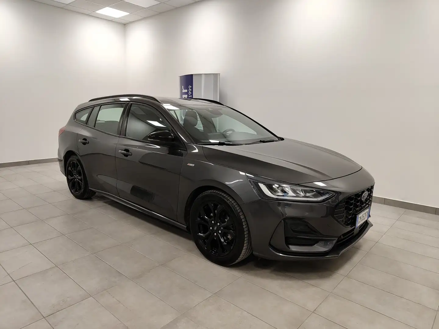 Ford Focus 1.0 EcoBoost Hybrid Powershift SW ST-Line Design Gris - 2