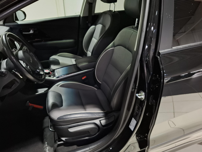 Kia e-Niro DynamicPlusLine 64 kWh SOH 100% Stoel en Stuur ver — photo 11