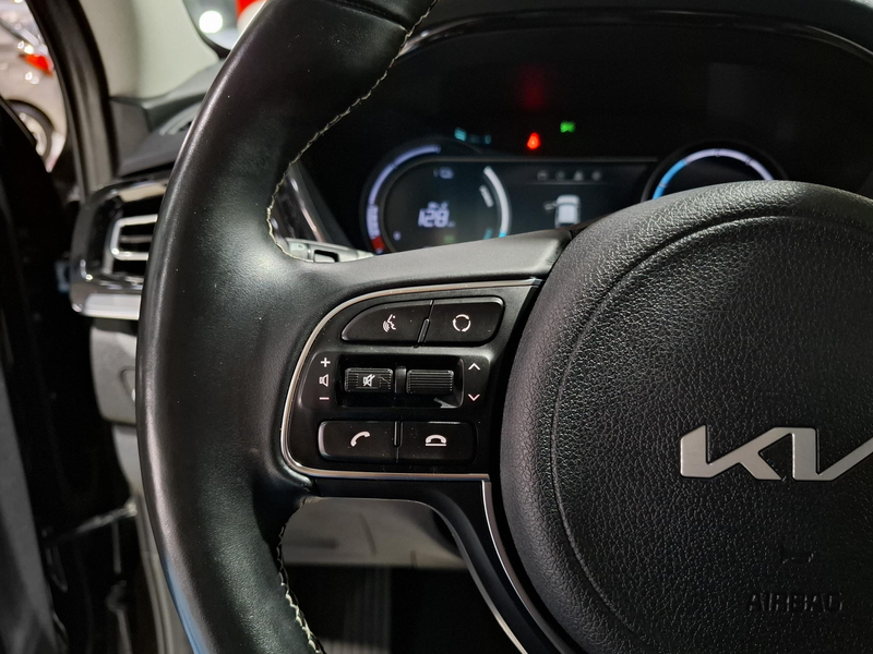 Kia e-Niro DynamicPlusLine 64 kWh SOH 100% Stoel en Stuur ver — photo 8