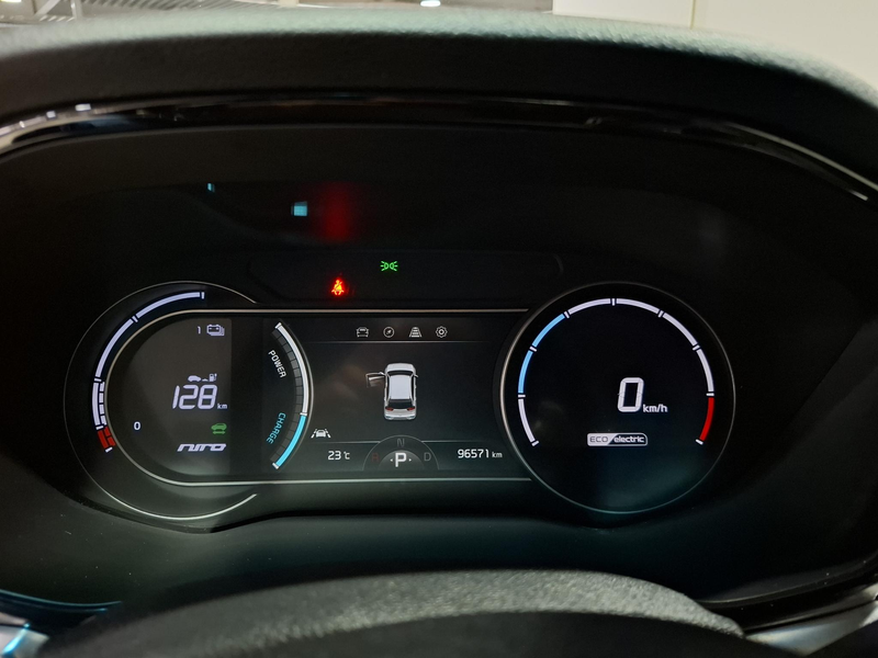 Kia e-Niro DynamicPlusLine 64 kWh SOH 100% Stoel en Stuur ver — photo 10