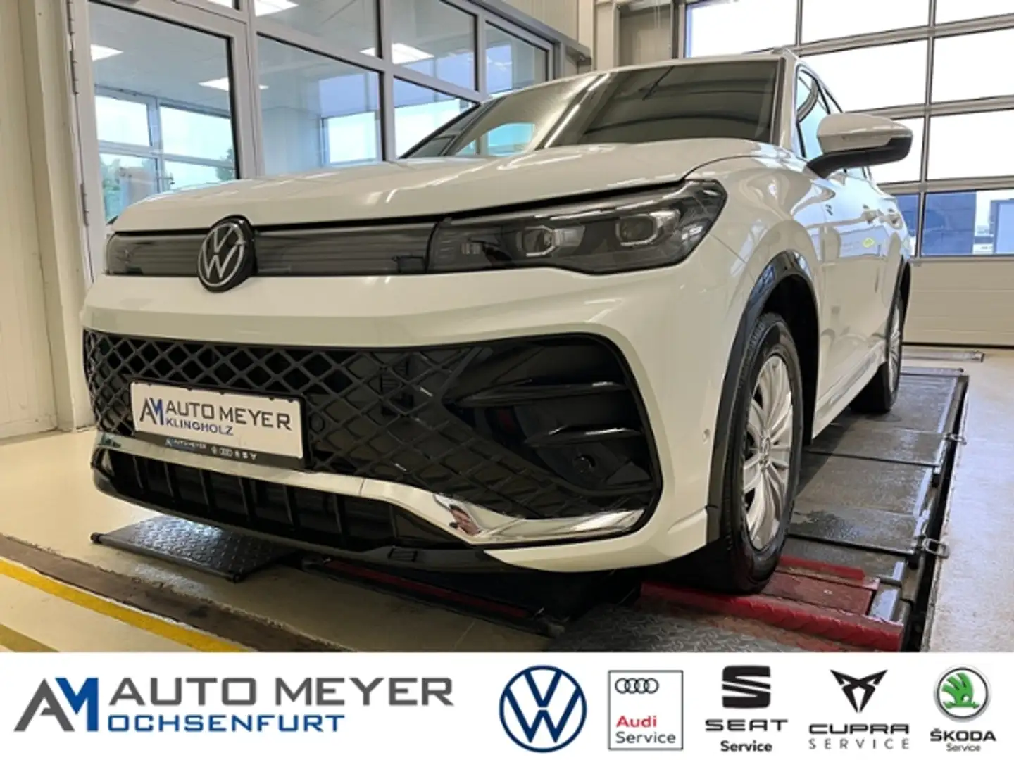 Volkswagen Tiguan R-Line 1.5 eTSI DSG ACC Kamera LED-Plus App Conec Weiß - 1